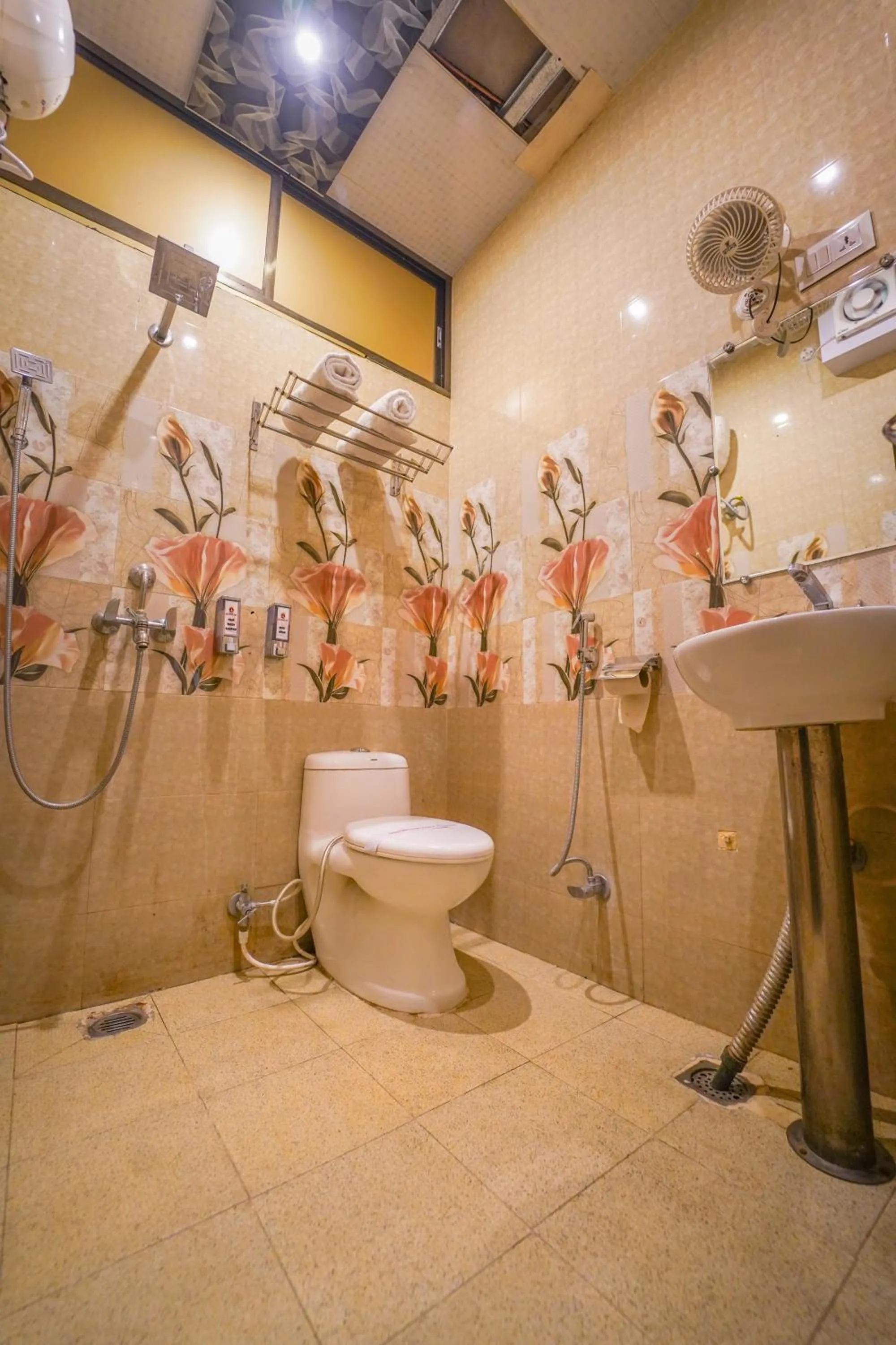 Shiv Rudraksh Resort, Near Assi Ghat