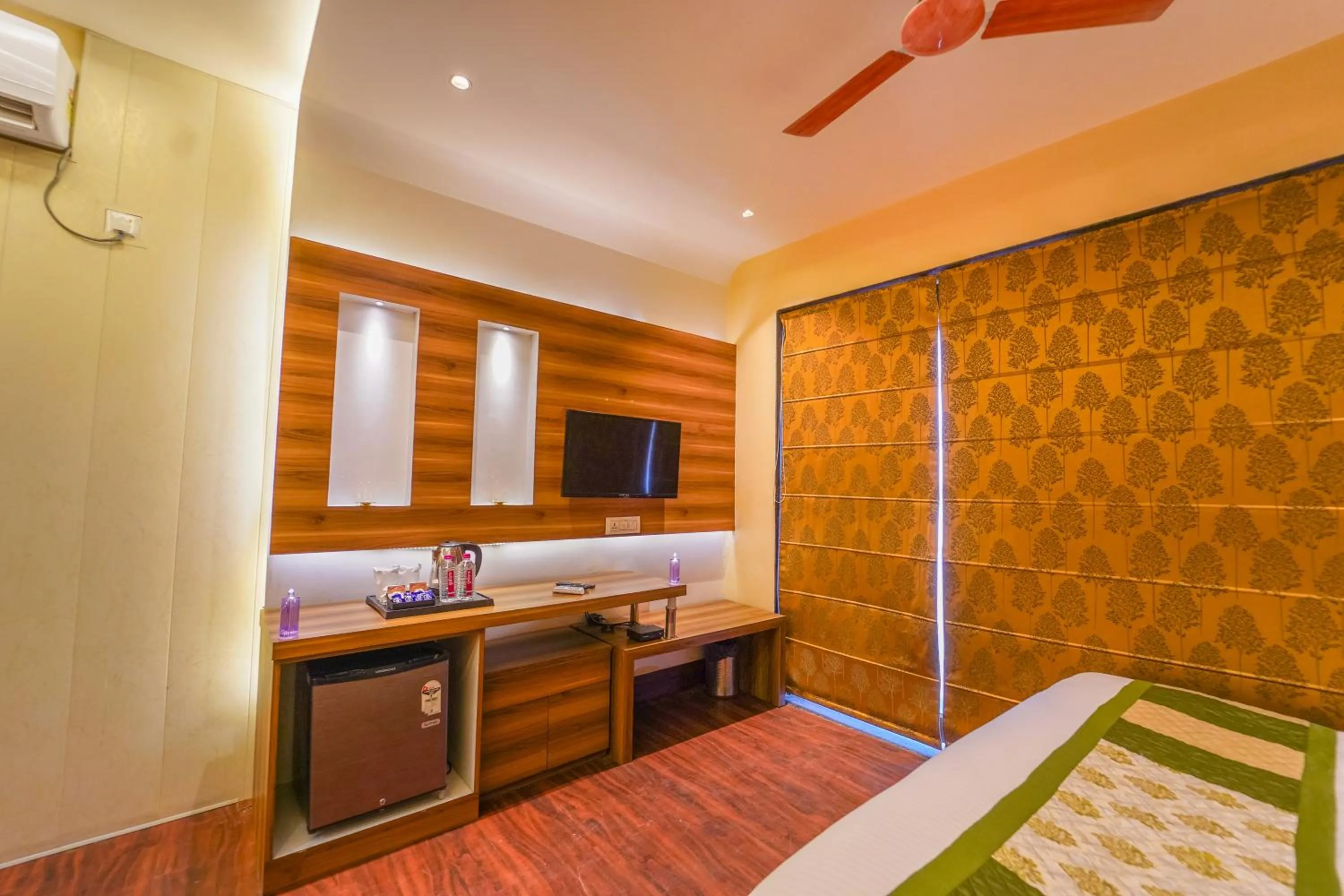 Bed in Shiv Rudraksh Resort, Near Assi Ghat