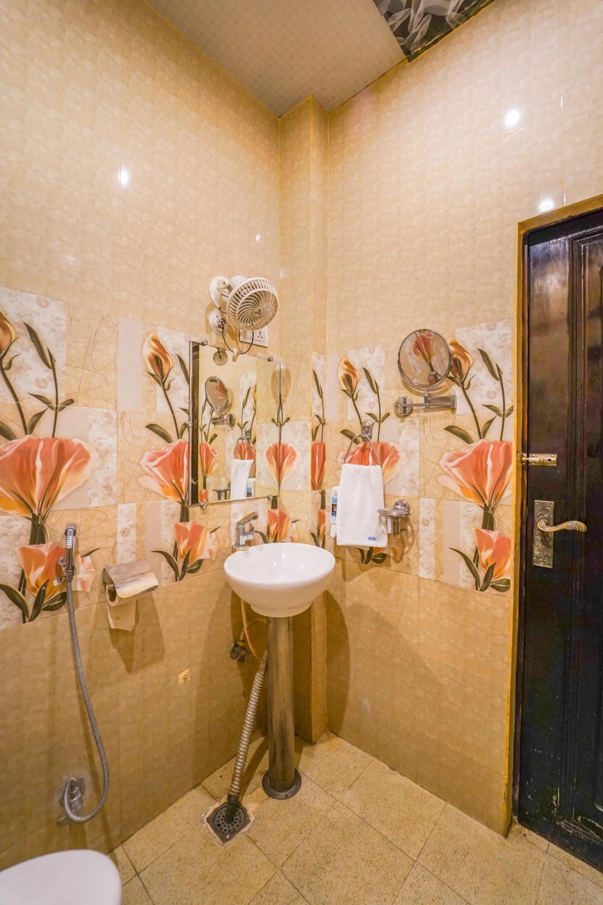 Shiv Rudraksh Resort, Near Assi Ghat