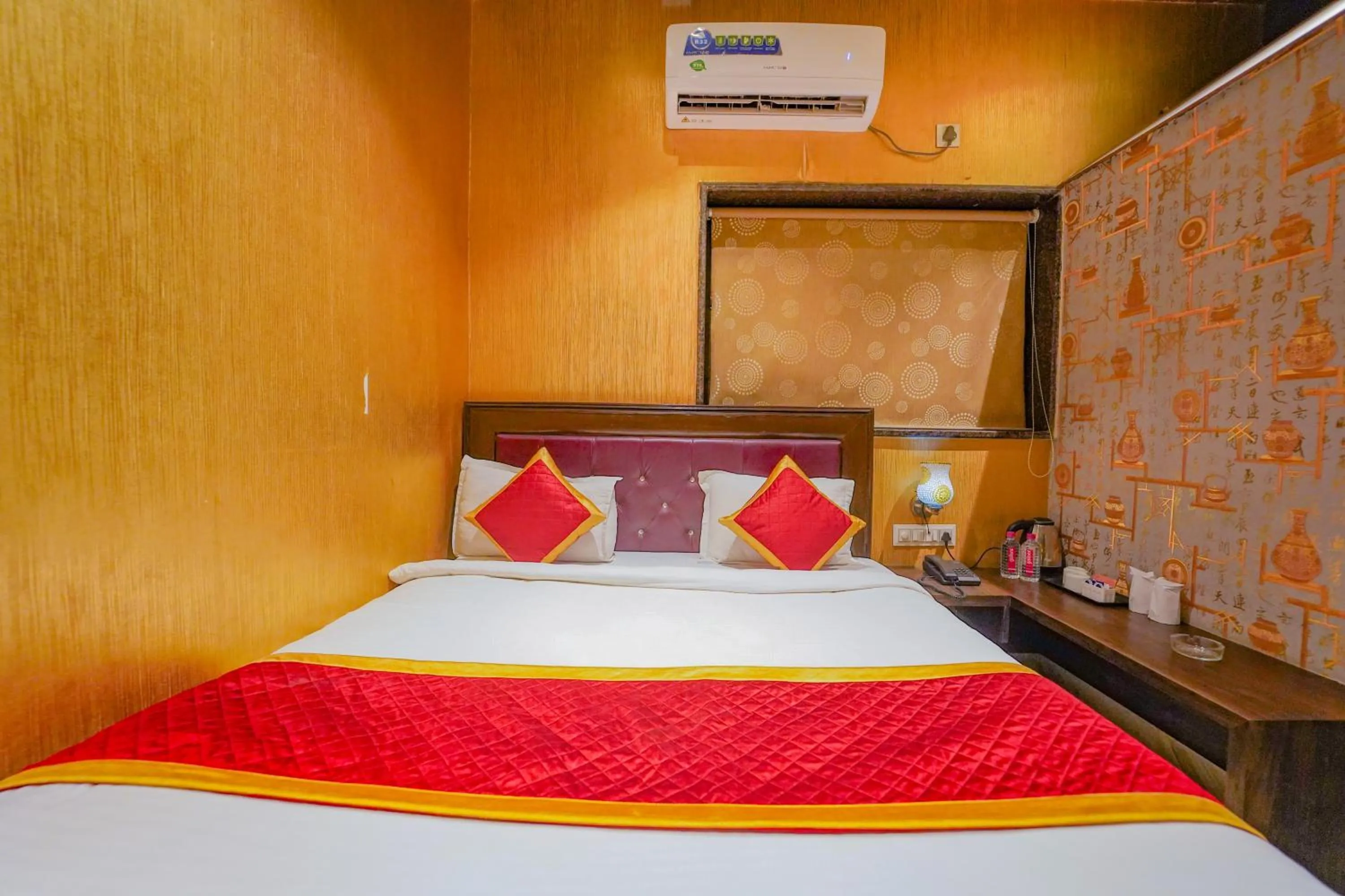 Bed in Shiv Rudraksh Resort, Near Assi Ghat