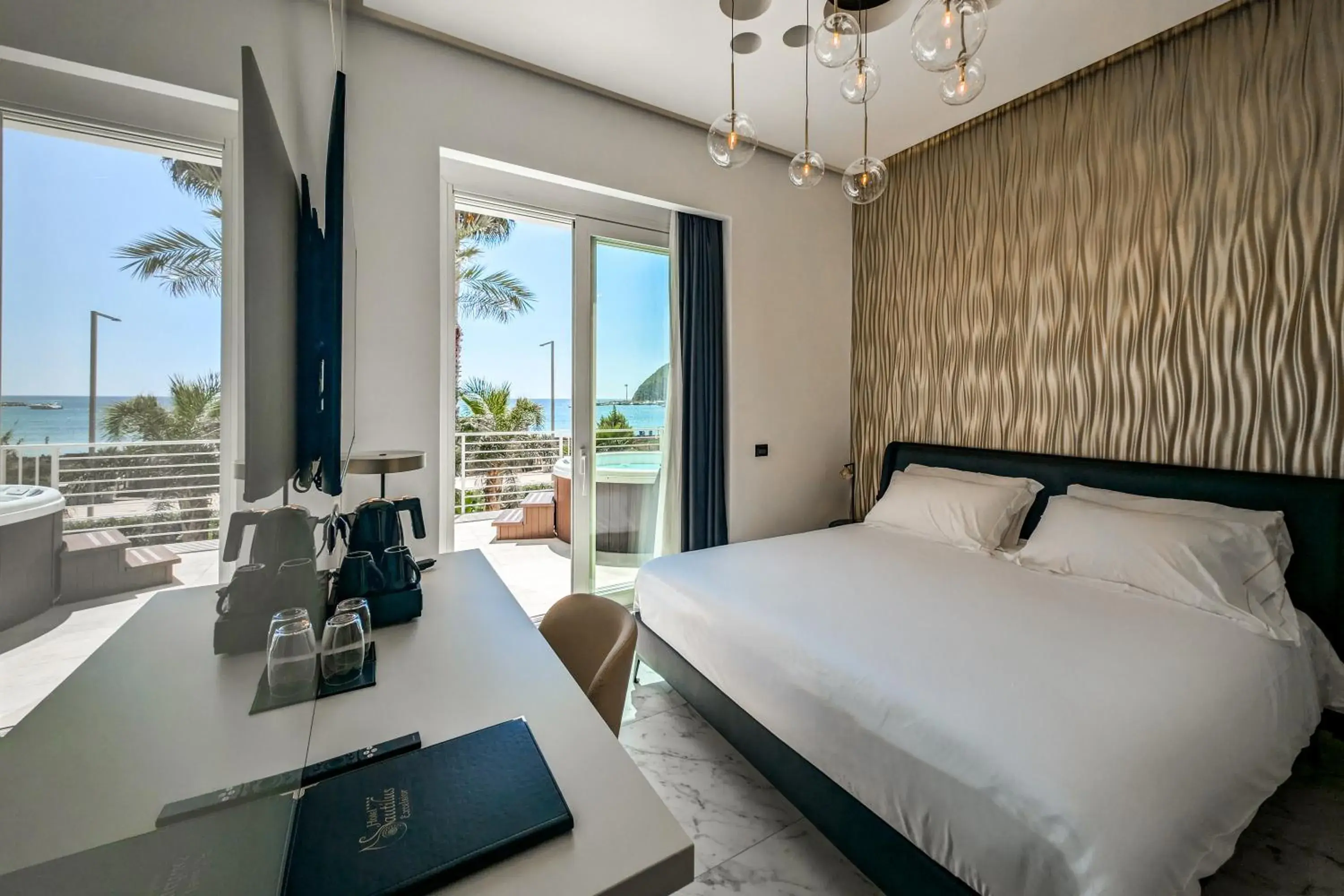 Bed in Hotel Nautilus Excelsior - Adults Only Bed in Hotel Nautilus Excelsior - Adults Only