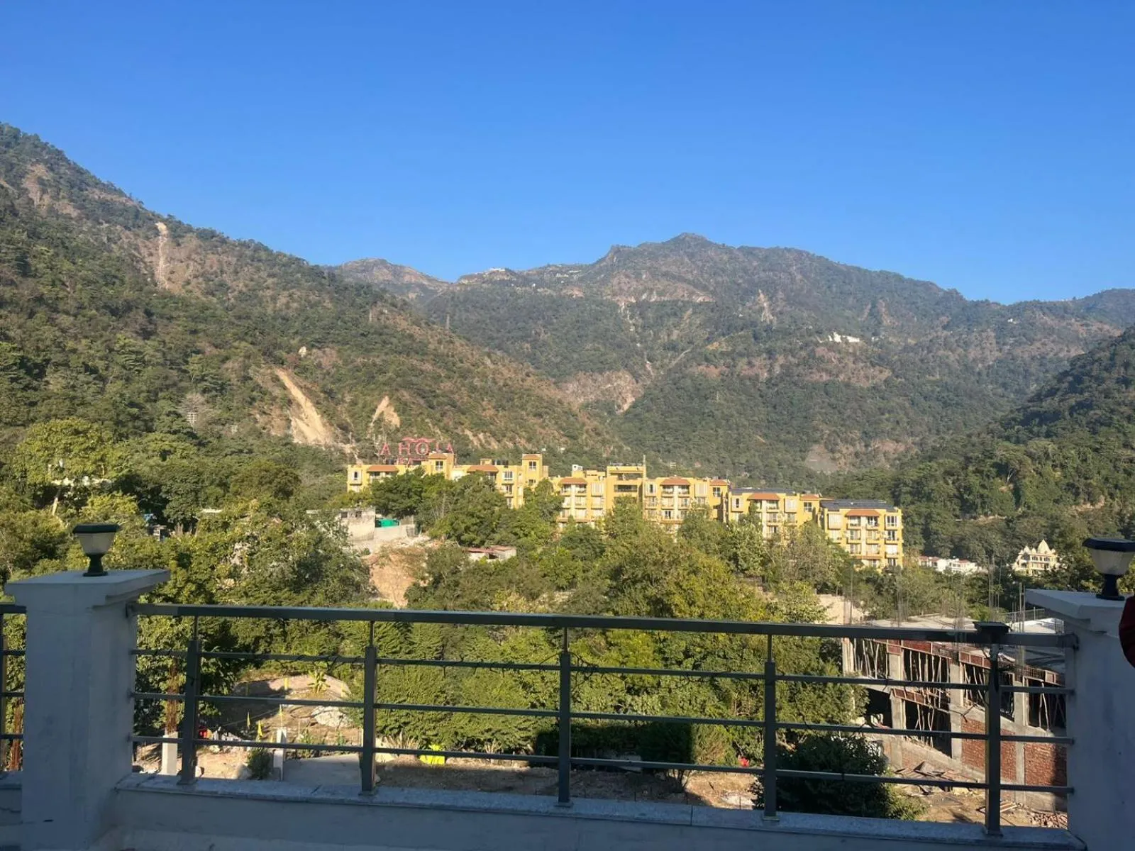 Mountain view in Hotel Gangetic Yoga Getaway