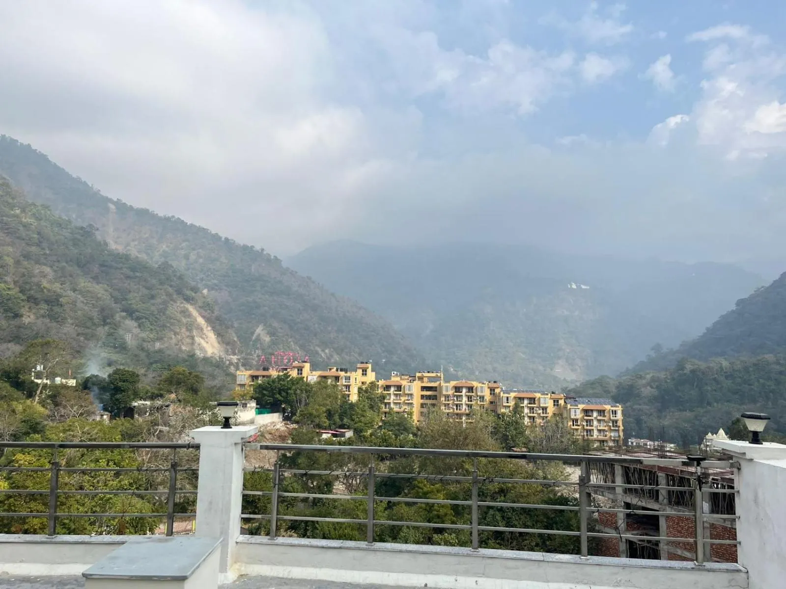 Mountain view in Hotel Gangetic Yoga Getaway