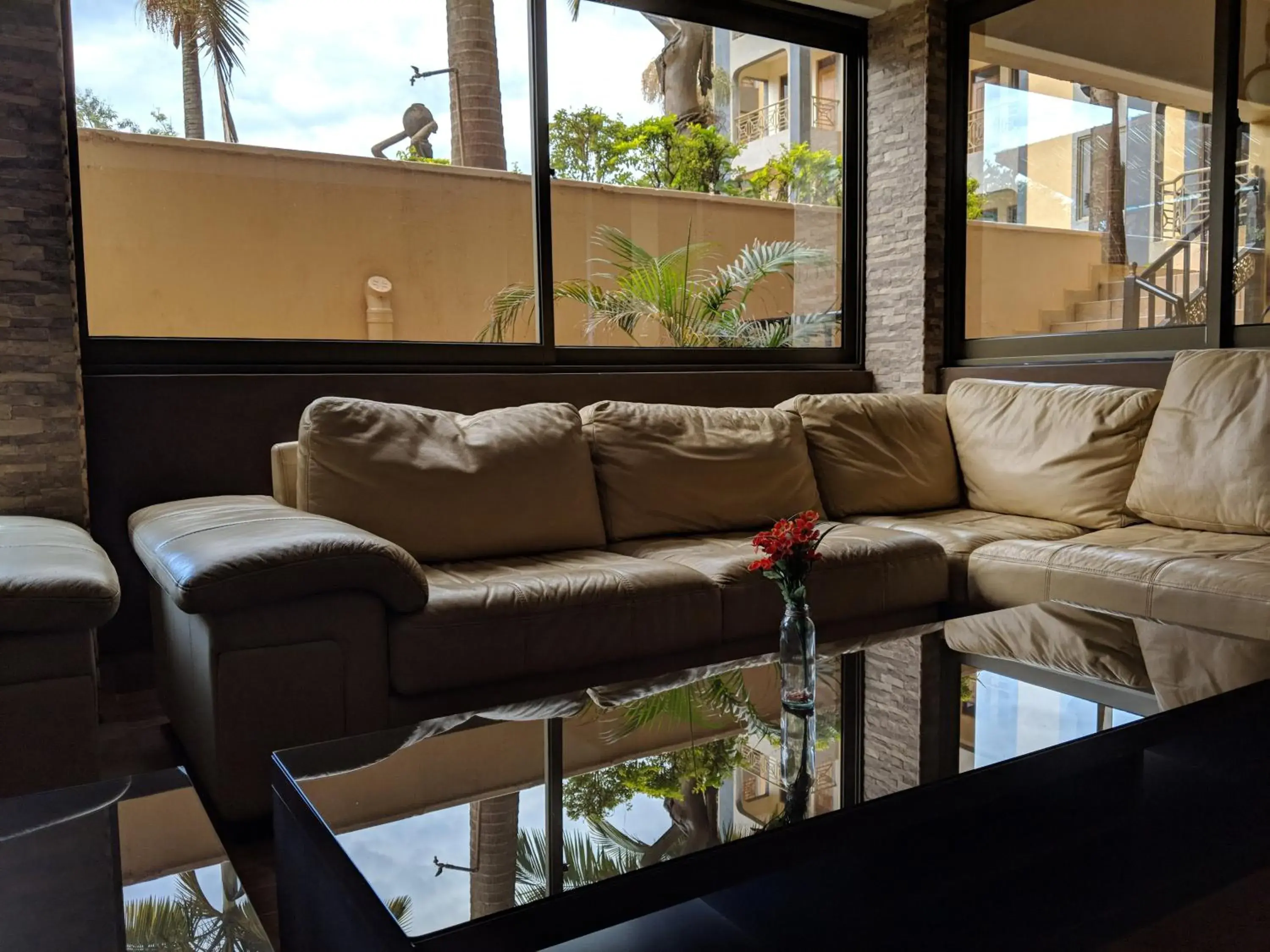 Lounge or bar in Prestige Hotel Suites Lounge or bar in Prestige Hotel Suites