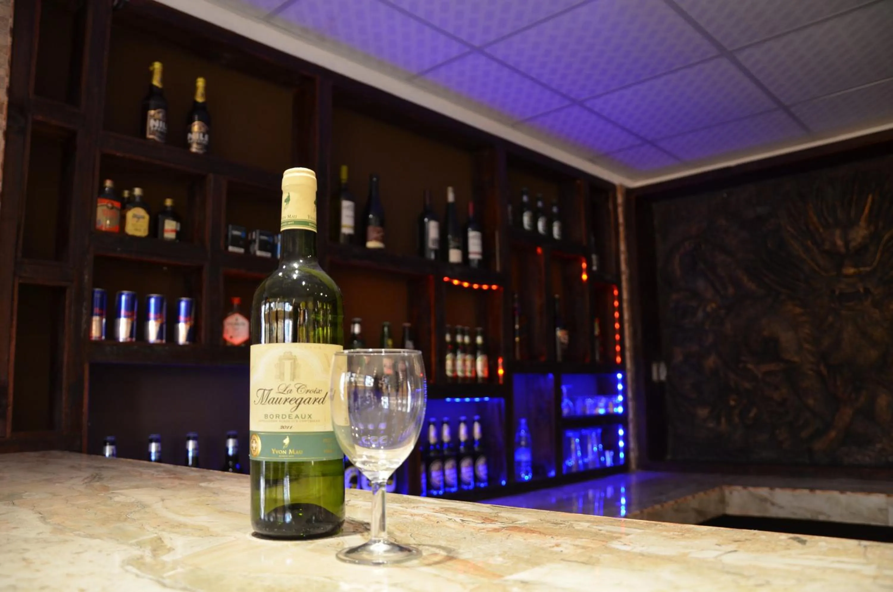 Communal lounge/ TV room in Prestige Hotel Suites