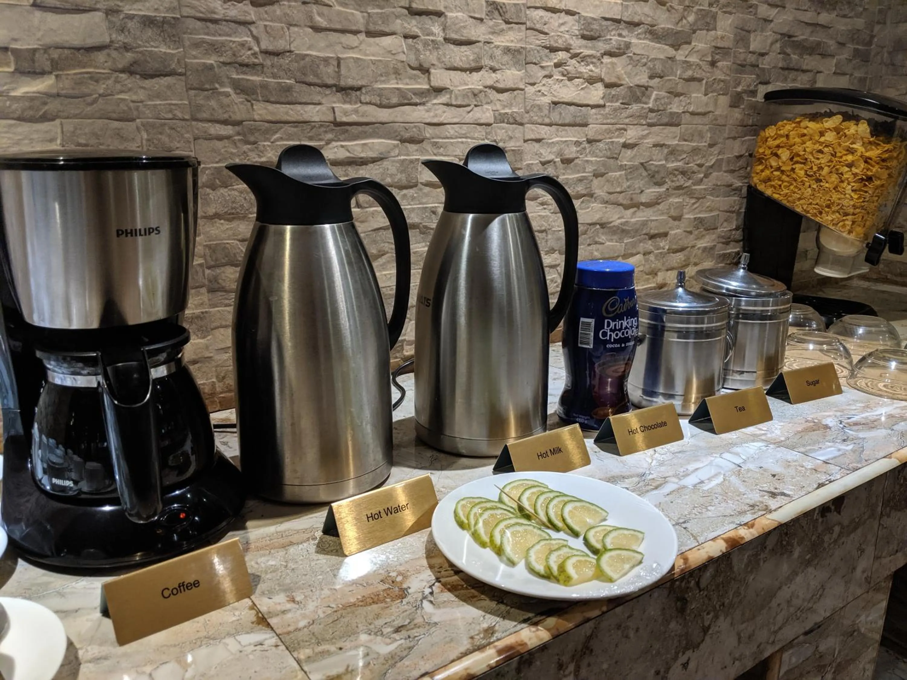 Breakfast in Prestige Hotel Suites