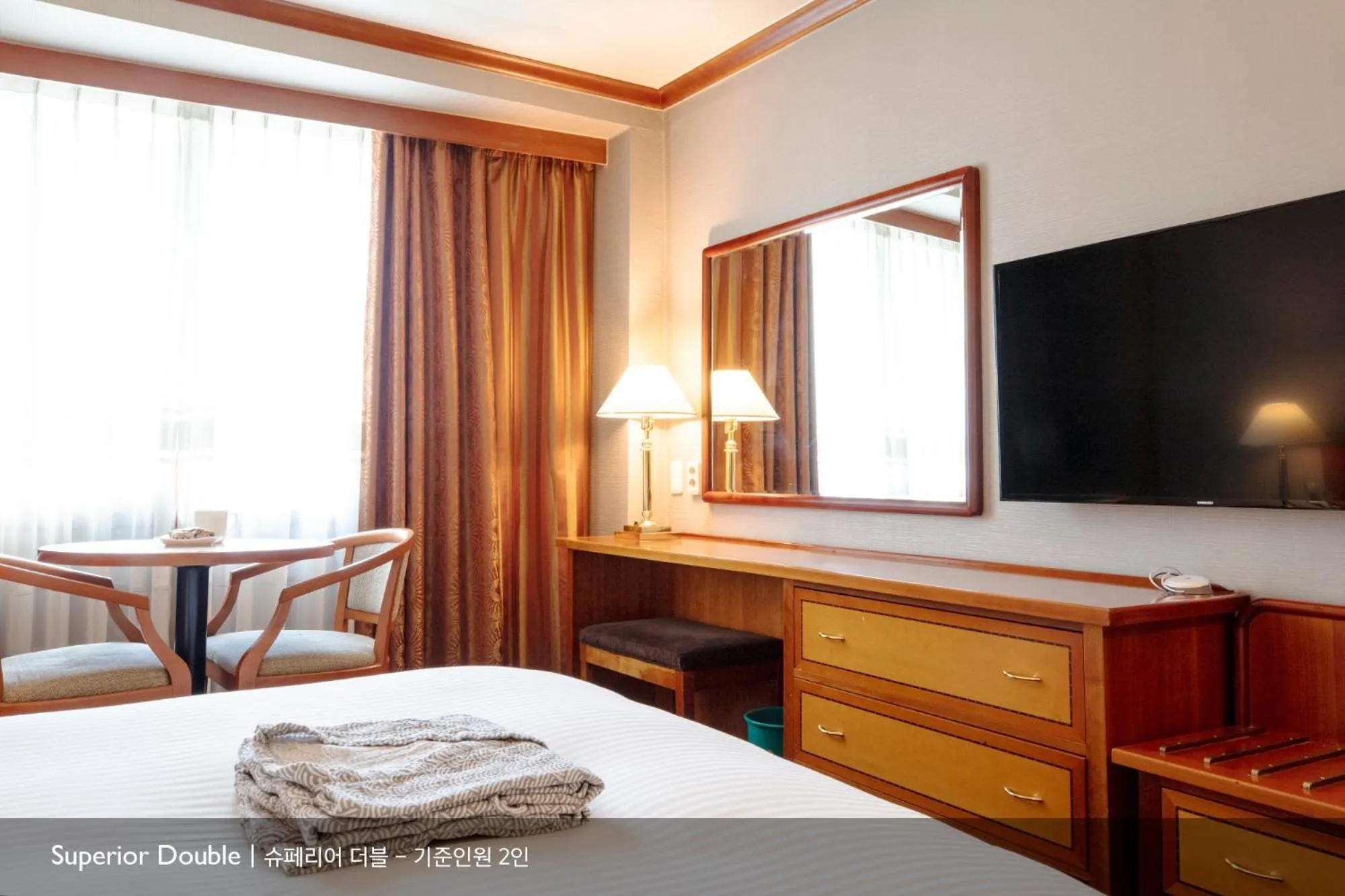 TV/Entertainment Center in Yousung Hotel