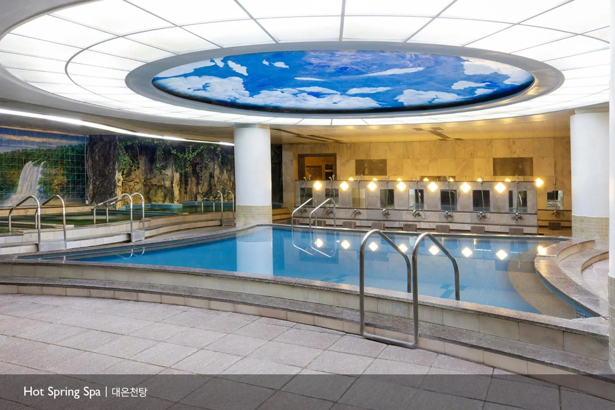 Public Bath, Swimming Pool in Yousung Hotel