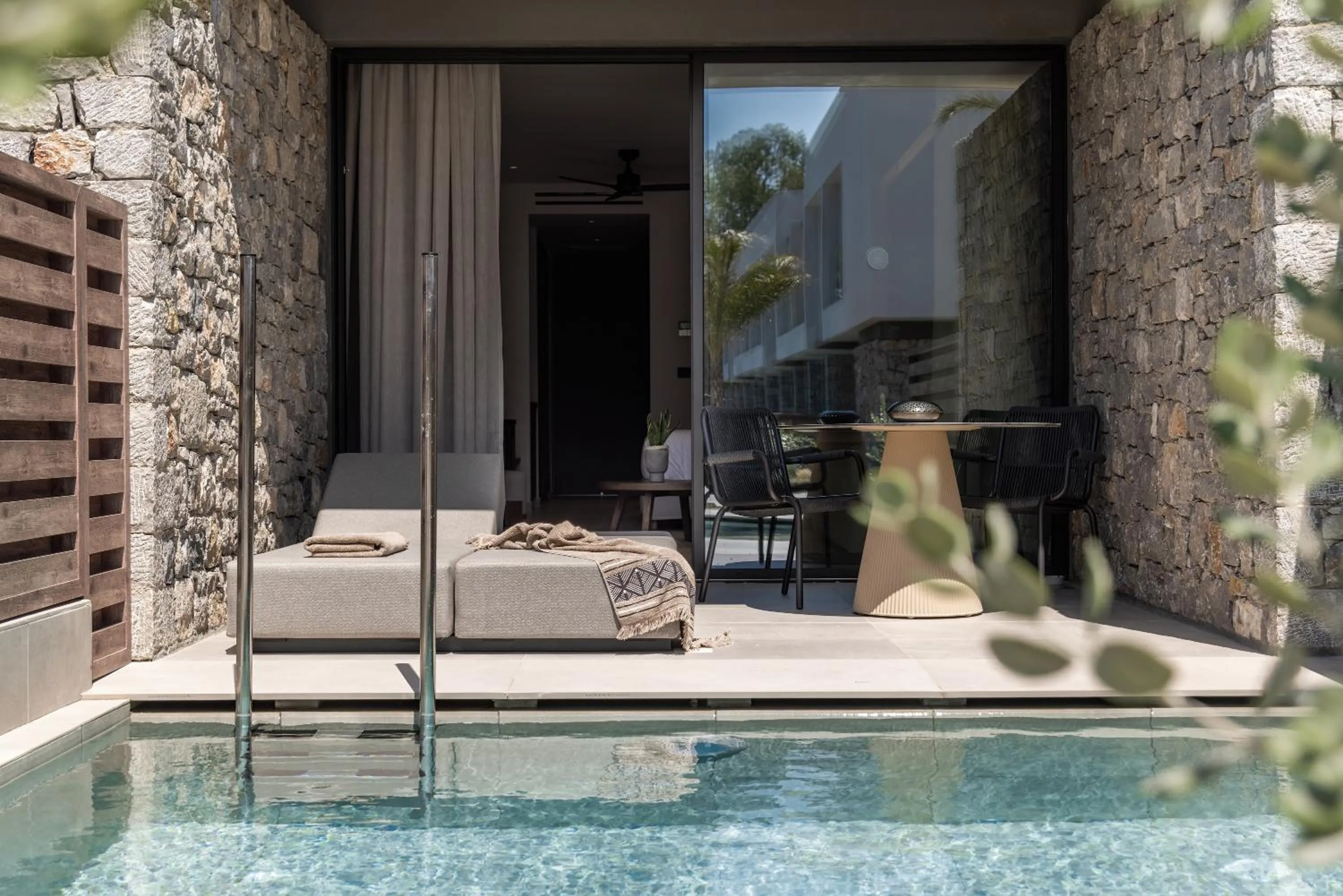 Patio in Mosay All Suite Hotel