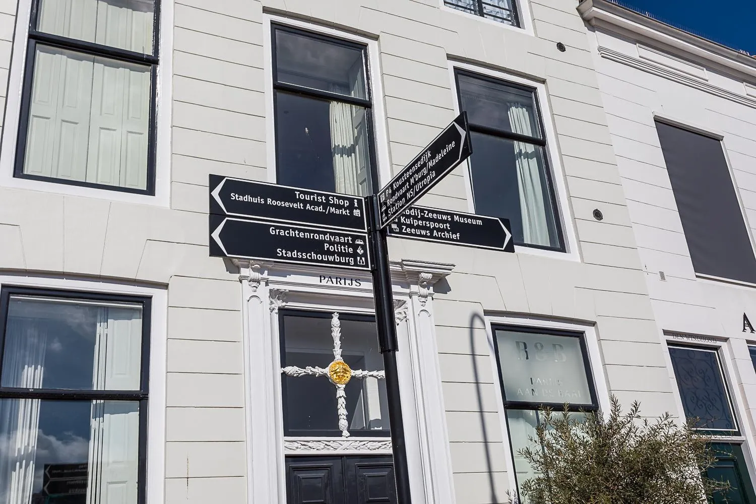 Property building in B&B Parijs aan de Kaai