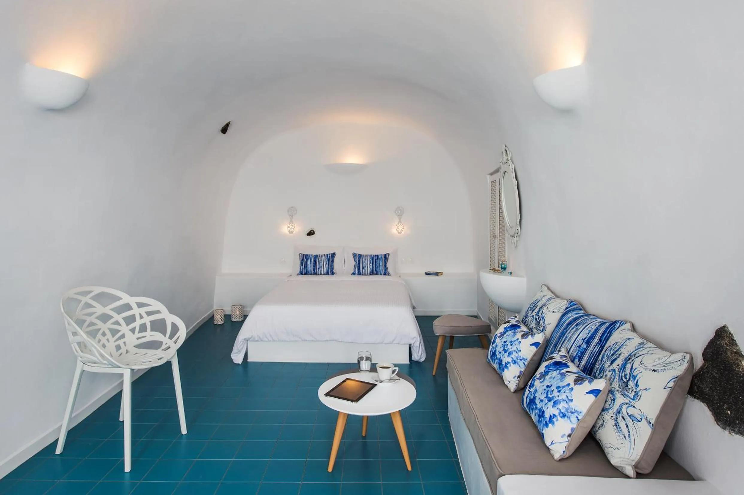 Photo of the whole room, Bed in Villa Irini Fira - Adults Only