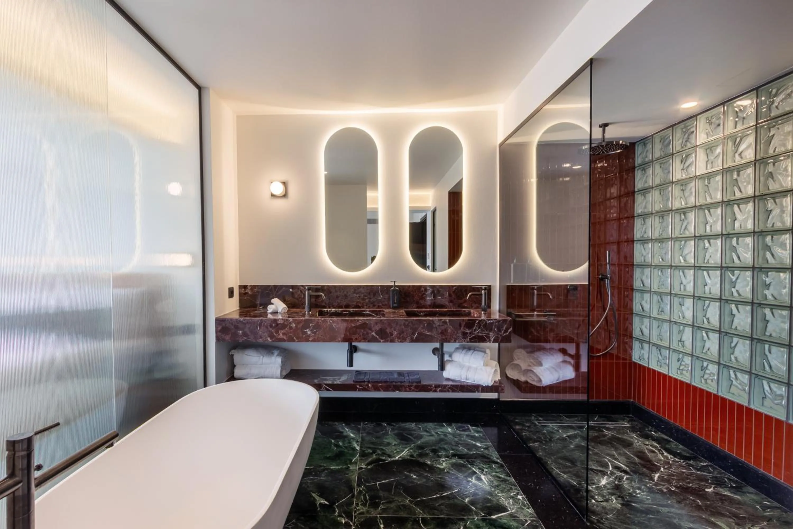 L'Avventura Suites