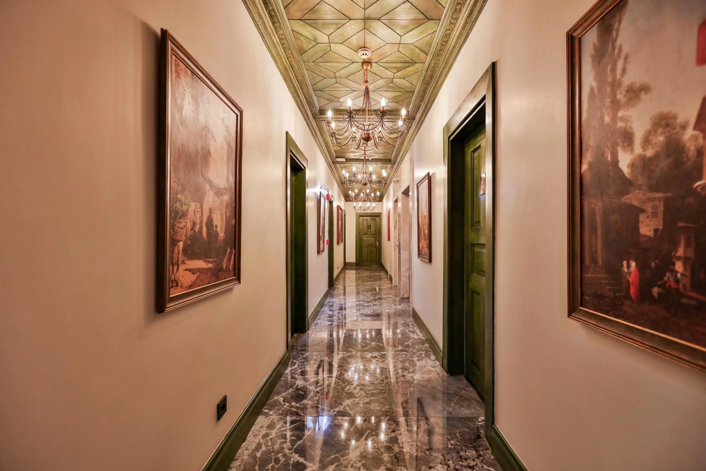 Floor plan in Emerald Mansion Hotel