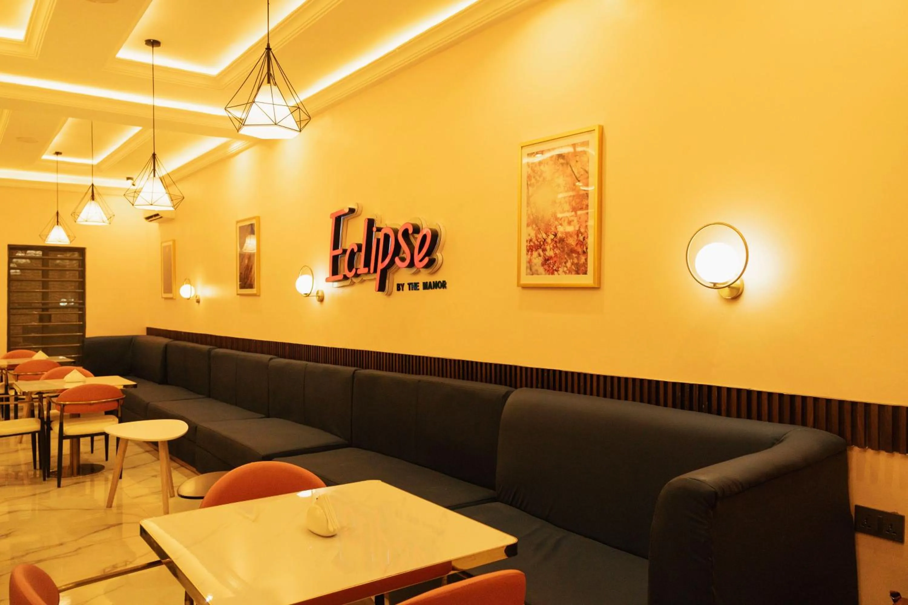Restaurant/places to eat in The Manor Hotel by Luckzi
