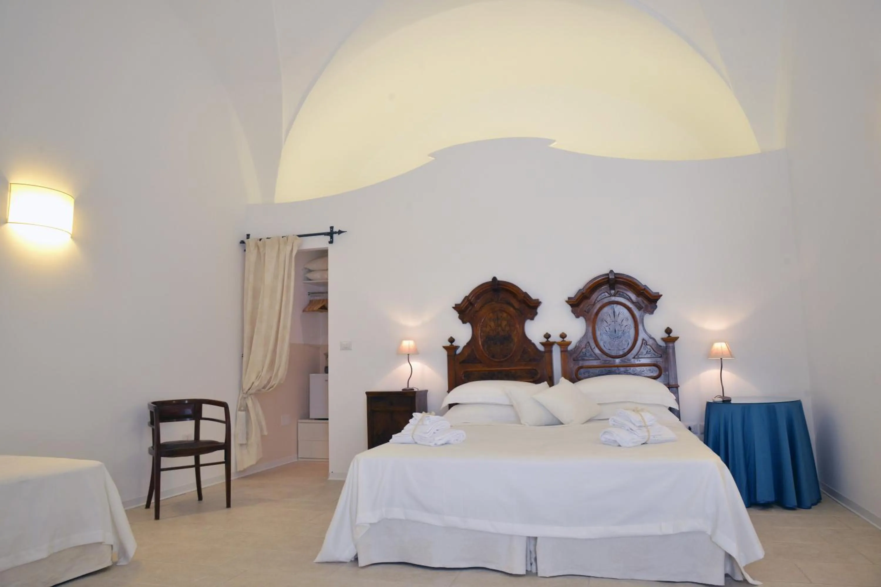 Photo of the whole room, Bed in Masseria Palane