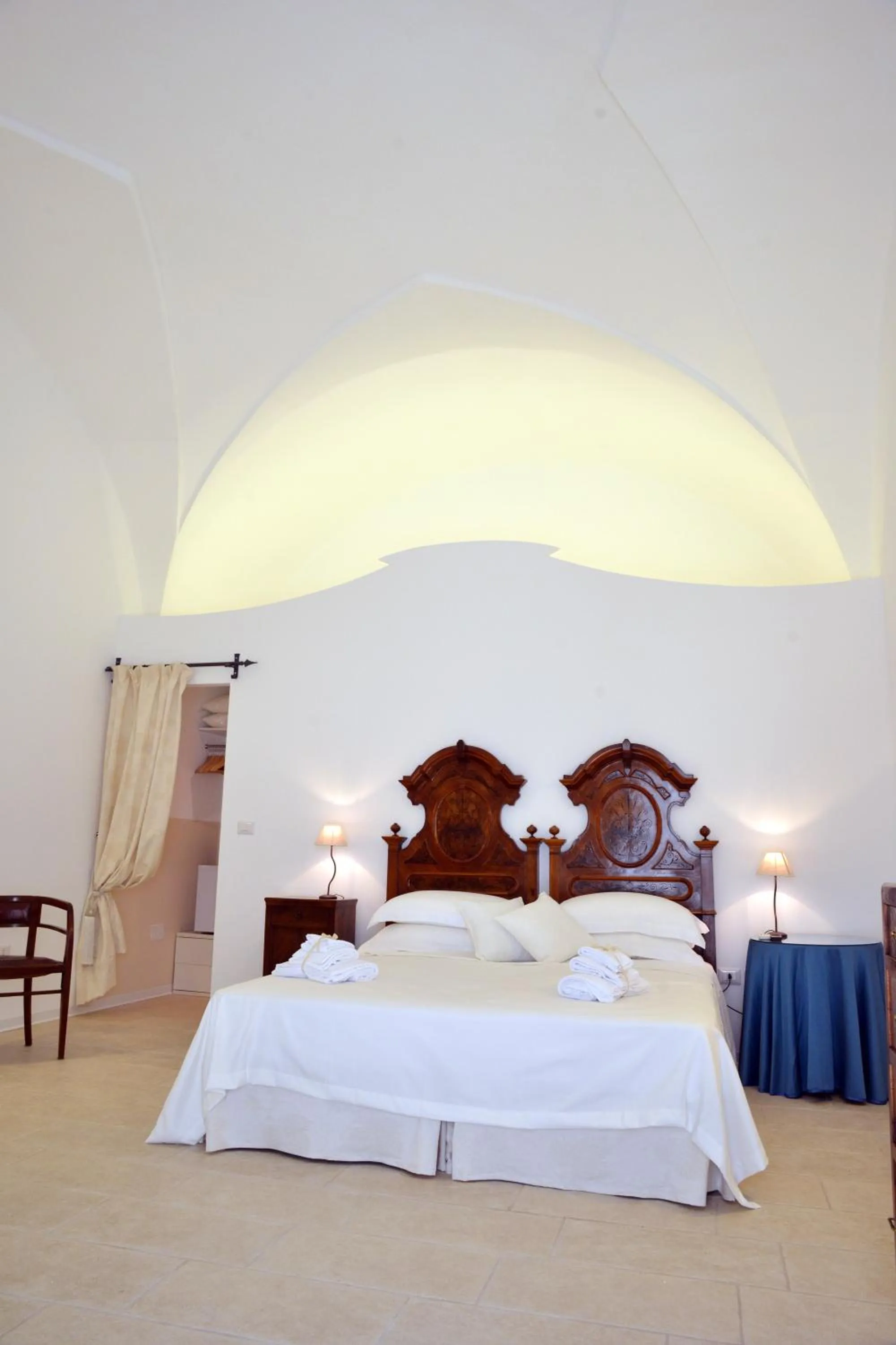 Photo of the whole room, Bed in Masseria Palane