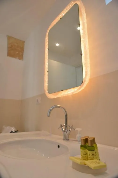 Bathroom in Masseria Palane