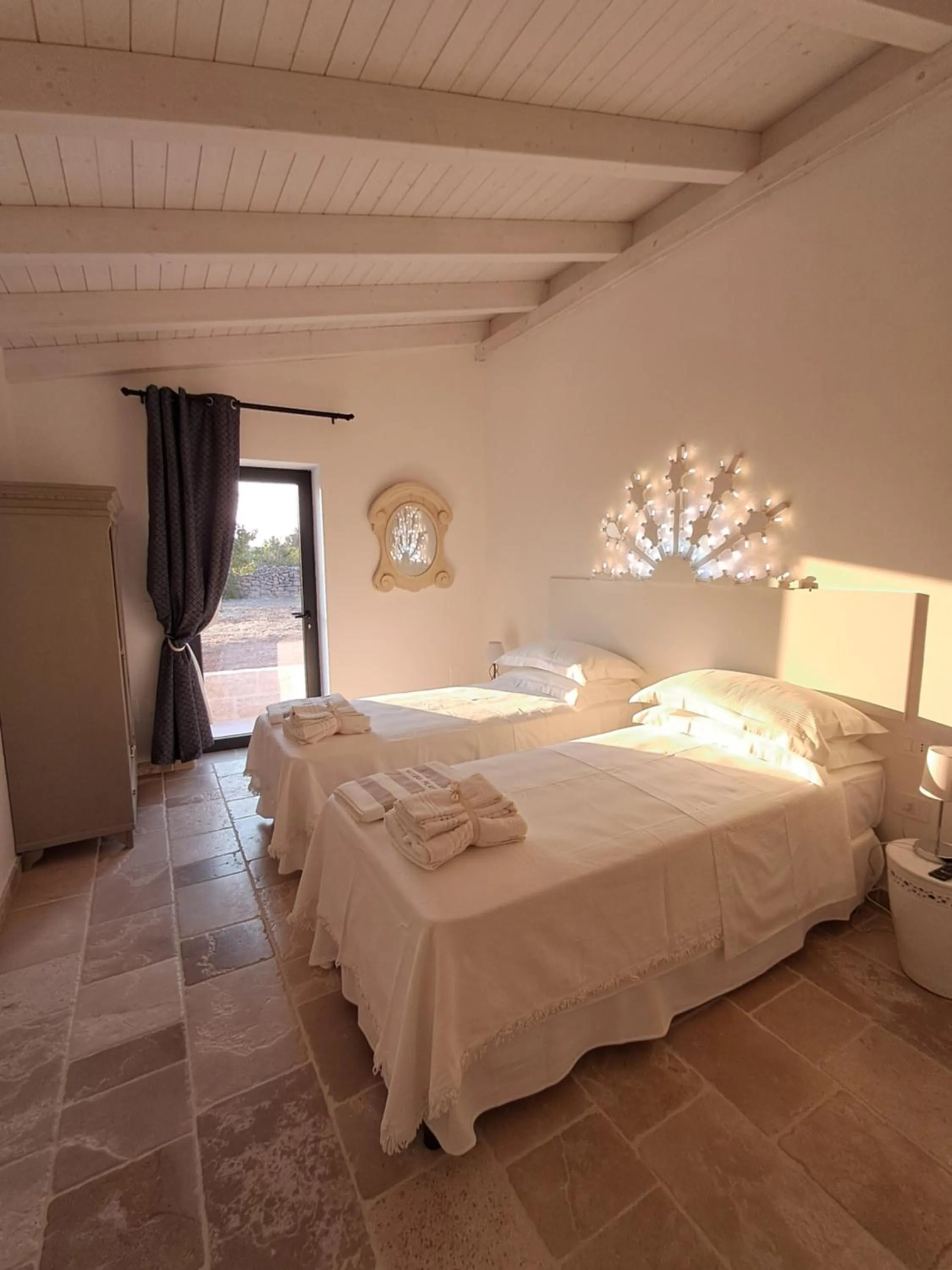 Photo of the whole room, Bed in Masseria Palane