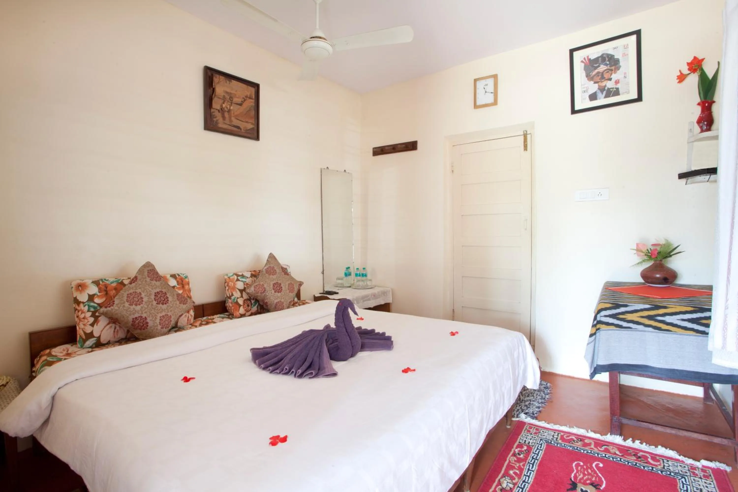 Bed in The Blue Mountains Estate Stay