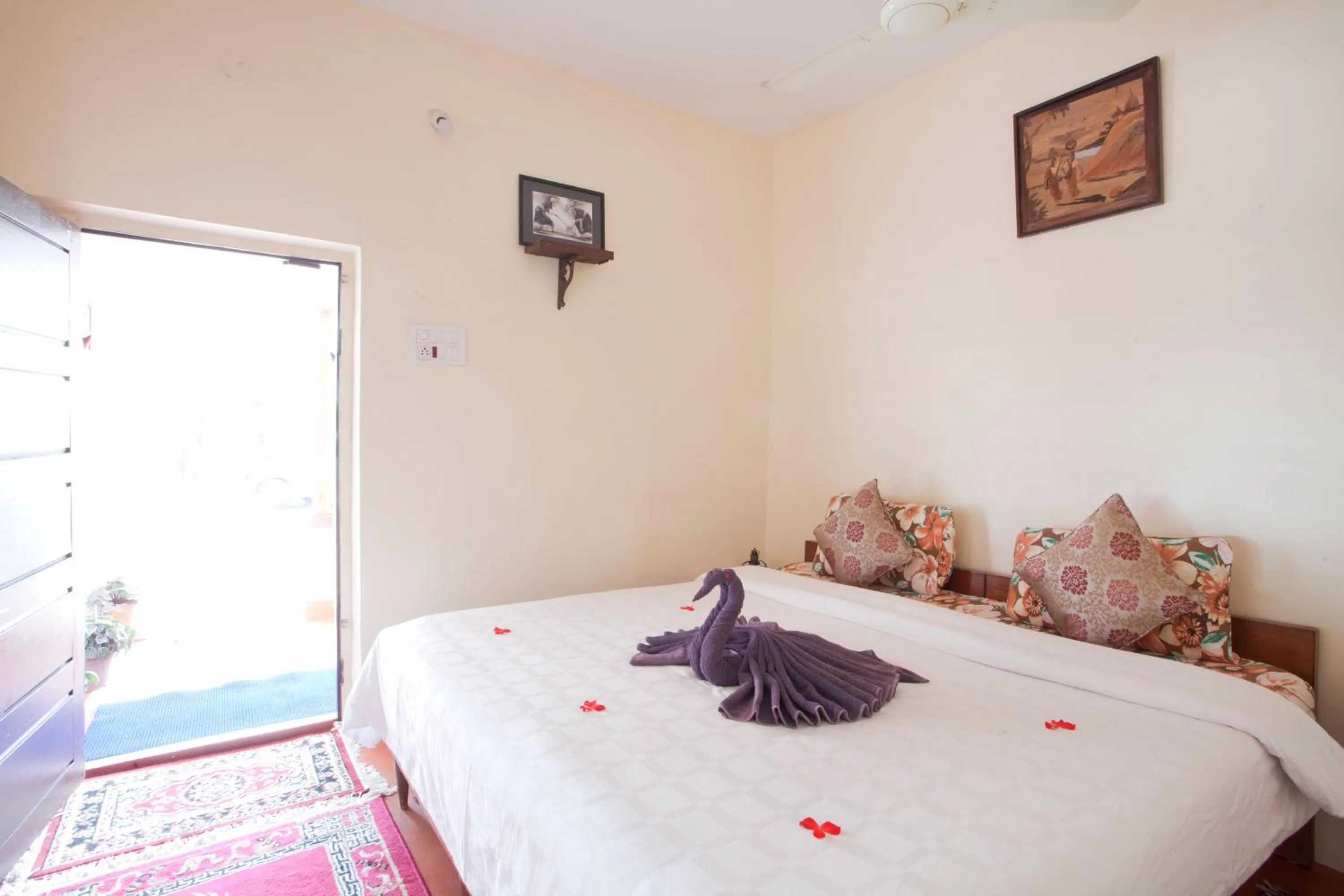 cot, Bed in The Blue Mountains Estate Stay