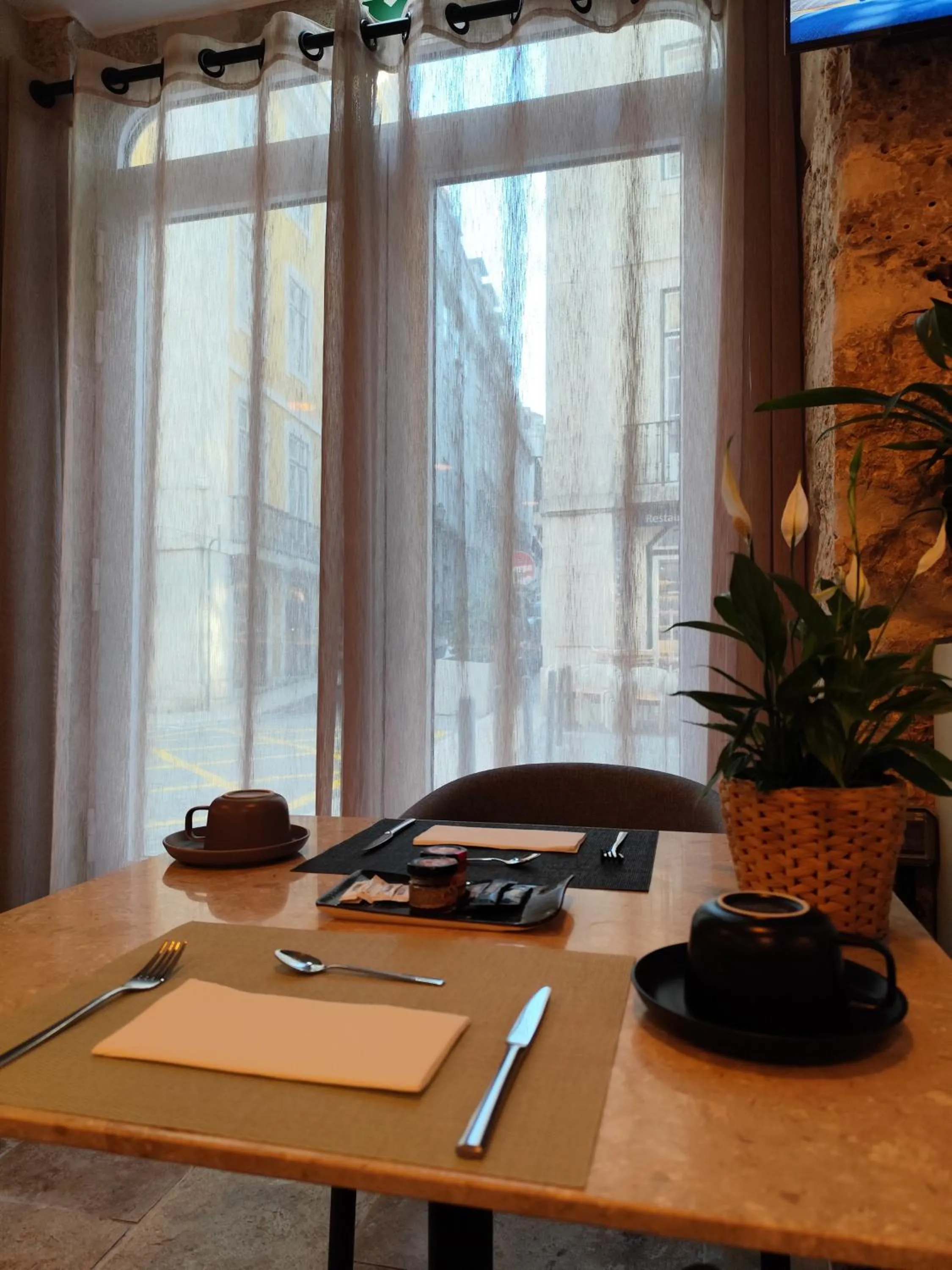 Breakfast in Bacalhoeiros 125 Hotel