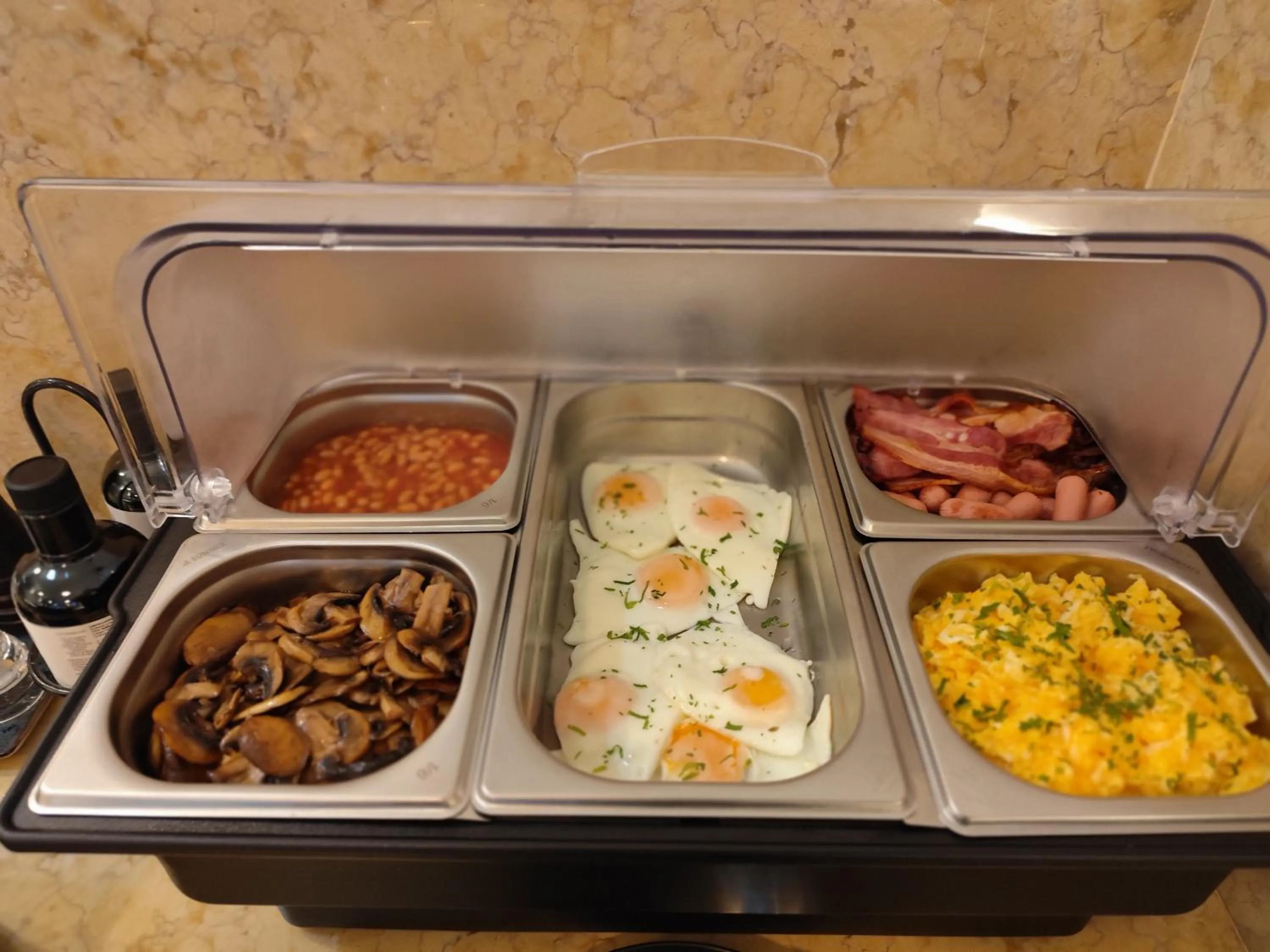 Breakfast in Bacalhoeiros 125 Hotel