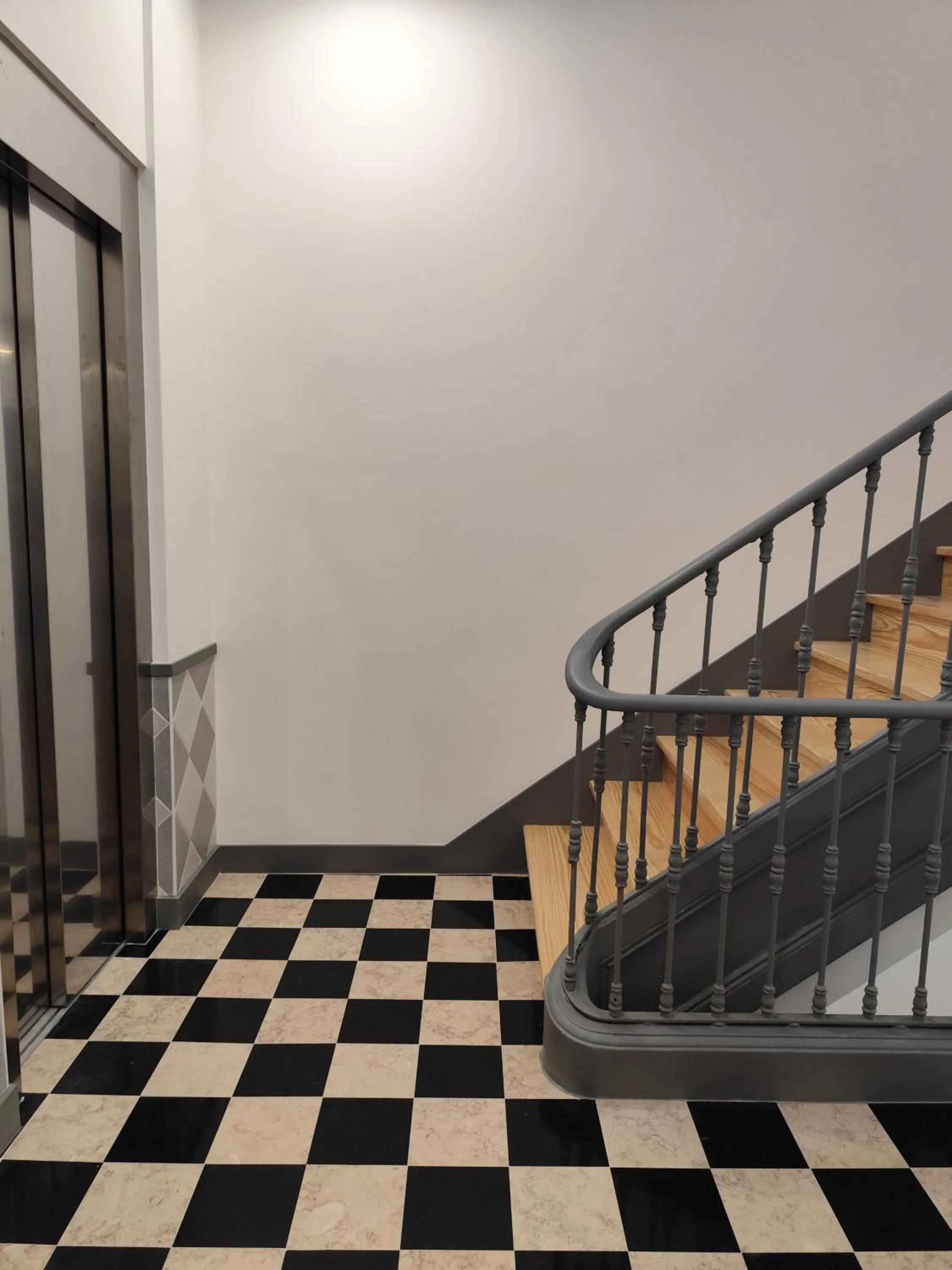 elevator in Bacalhoeiros 125 Hotel