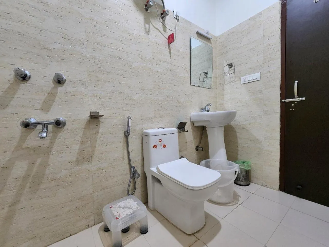 Toilet in Dorjee House Bir