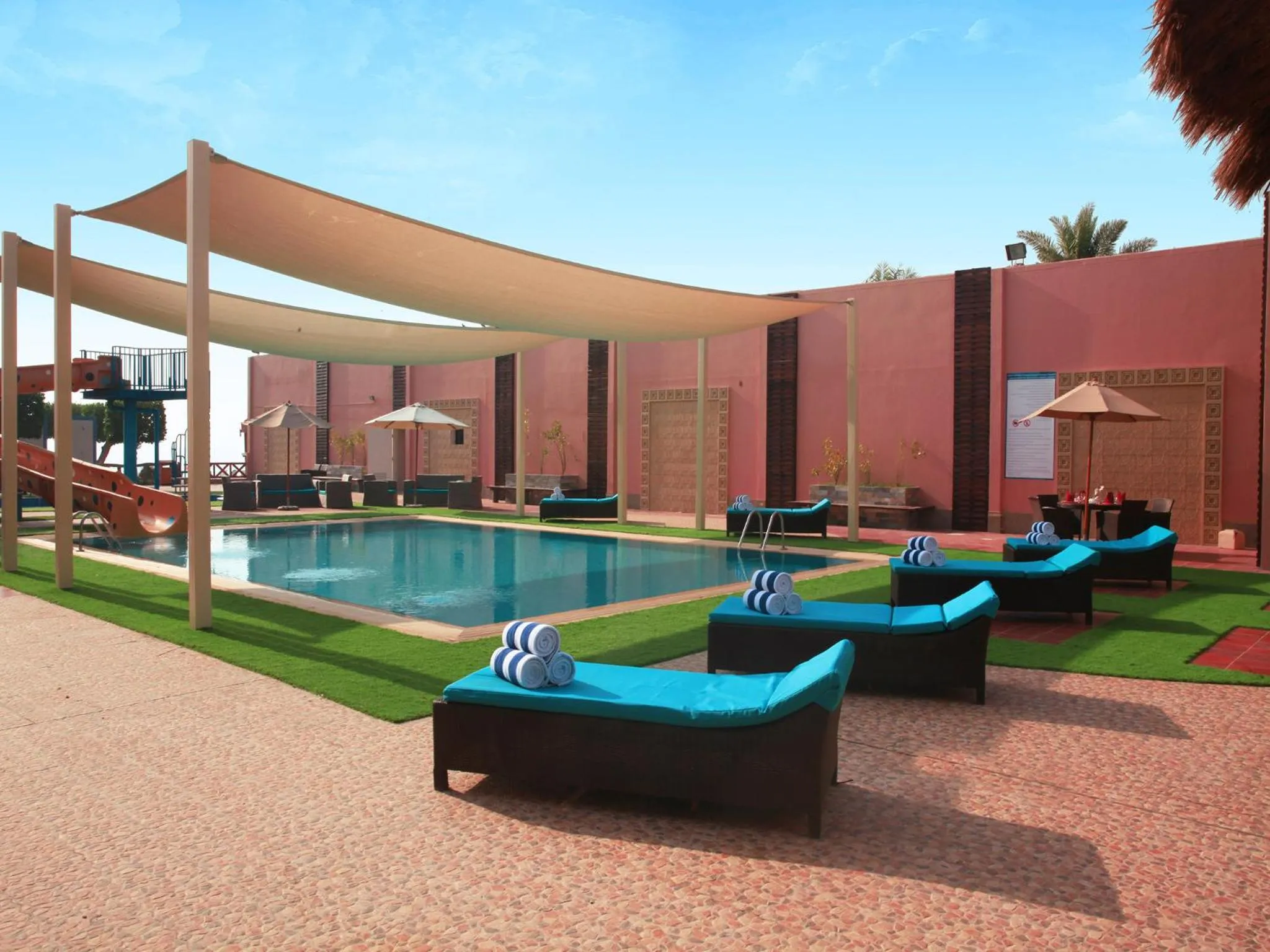 Swimming pool in Dana Beach Resort