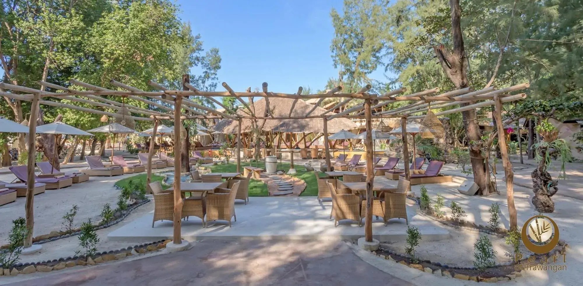 Lounge or bar in Pearl of Trawangan Lounge or bar in Pearl of Trawangan