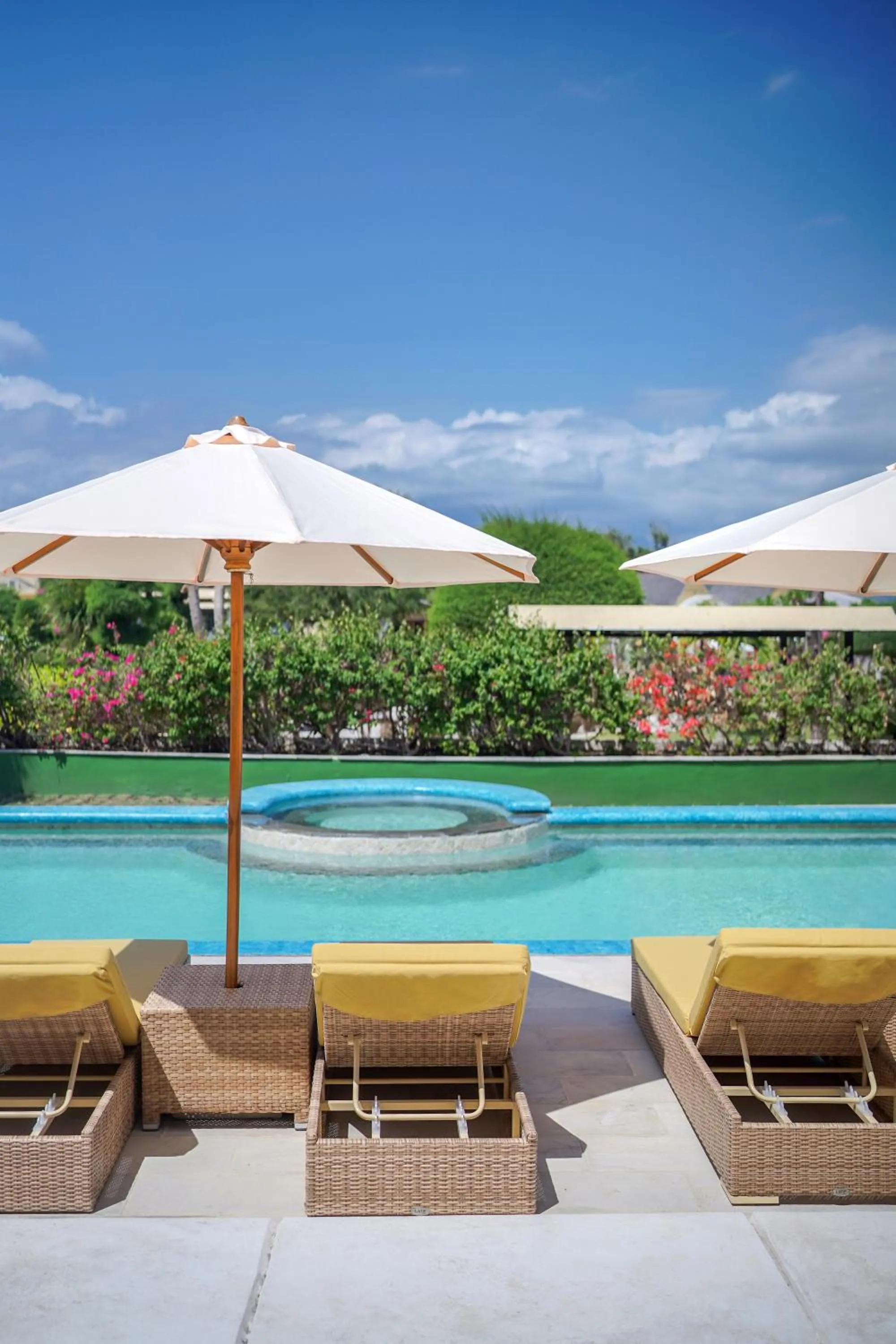 Swimming pool in Pearl of Trawangan