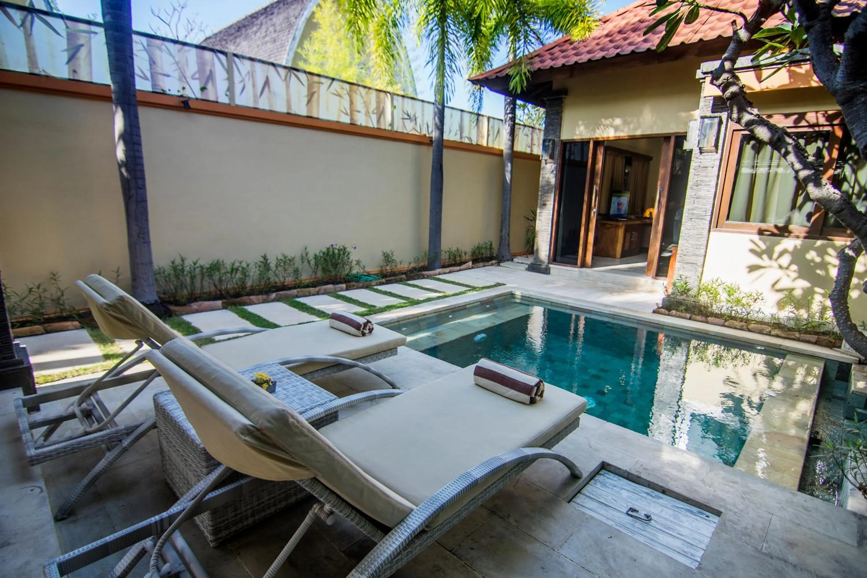 Pool view in Pearl of Trawangan