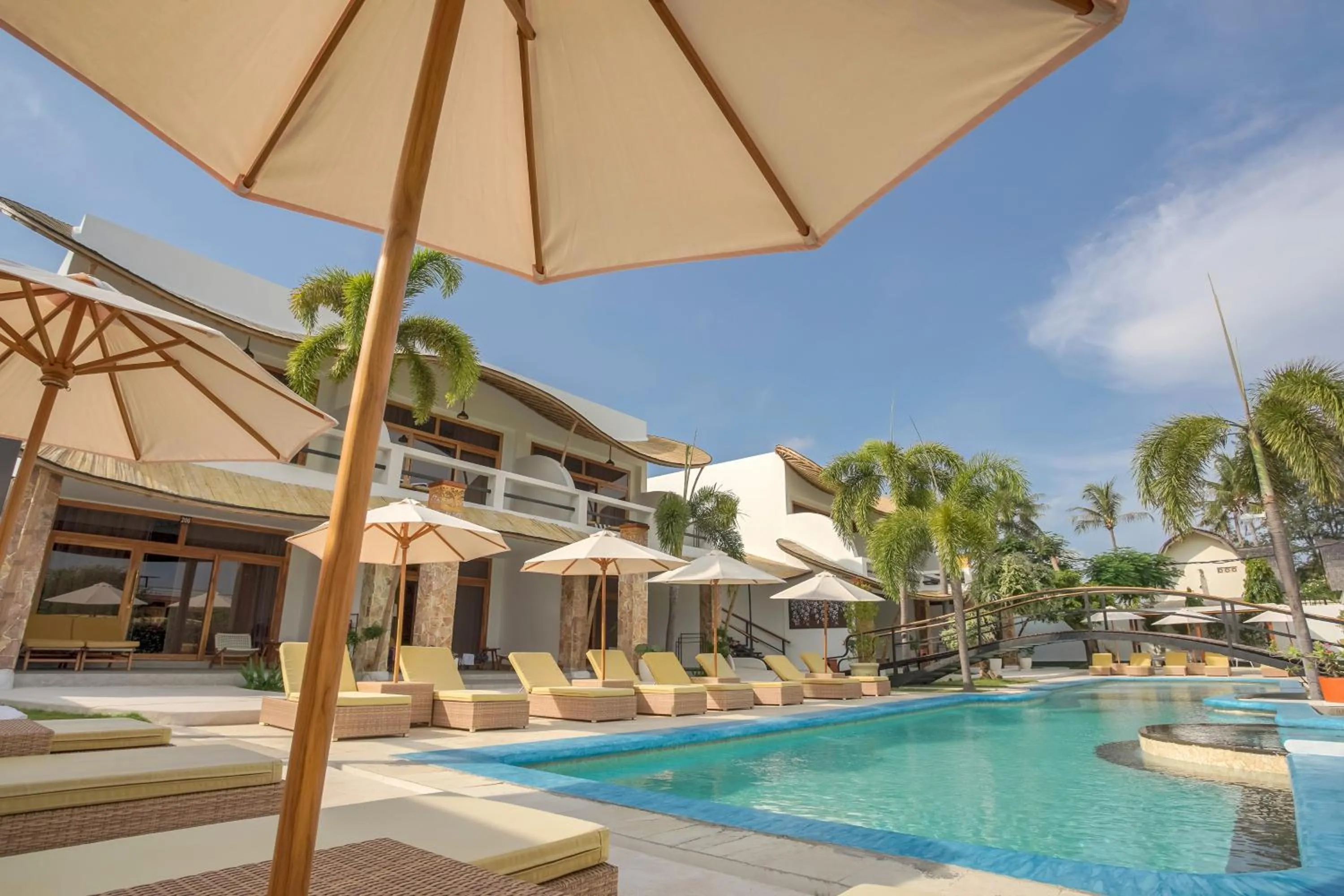 Pool view in Pearl of Trawangan