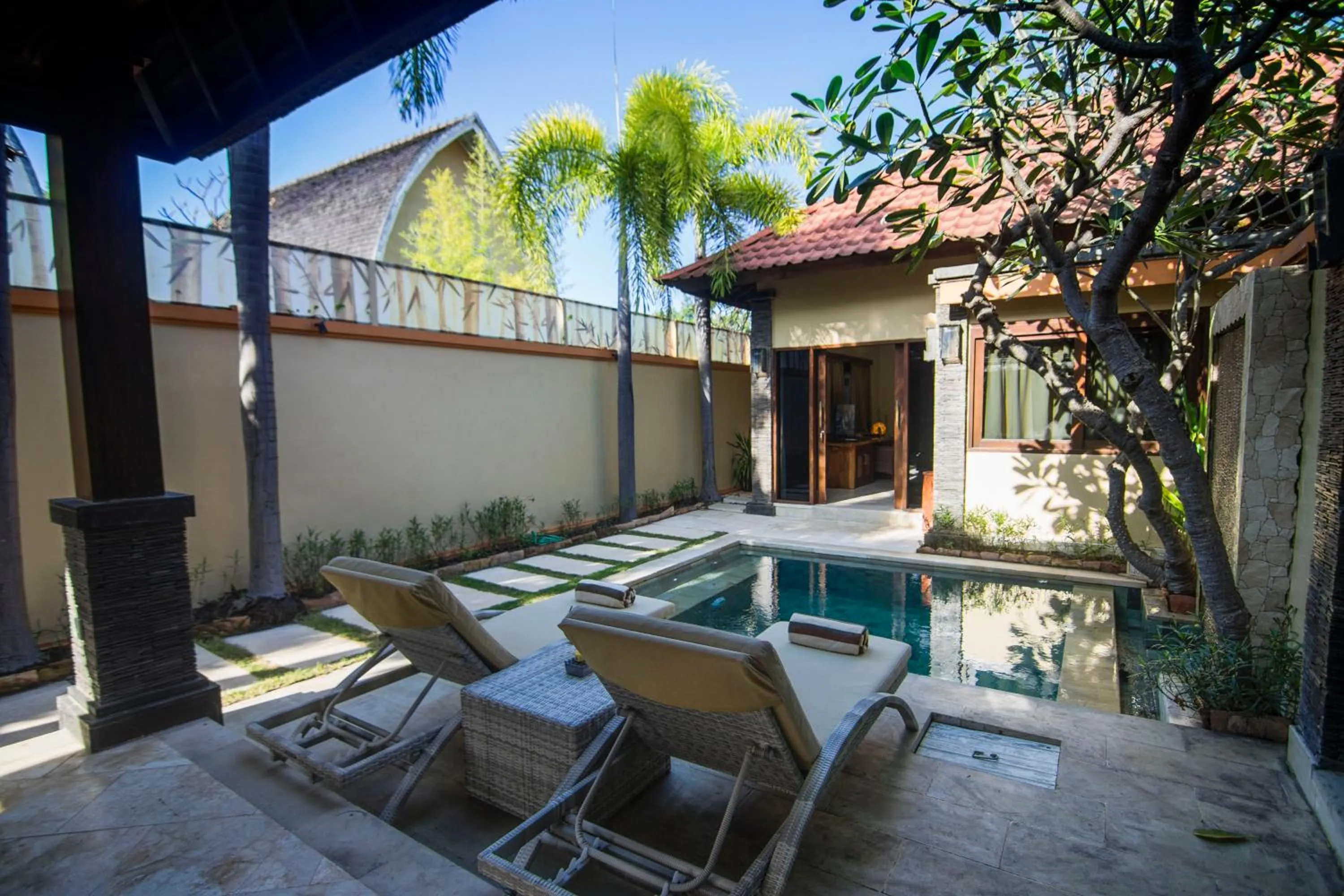 Pool view in Pearl of Trawangan