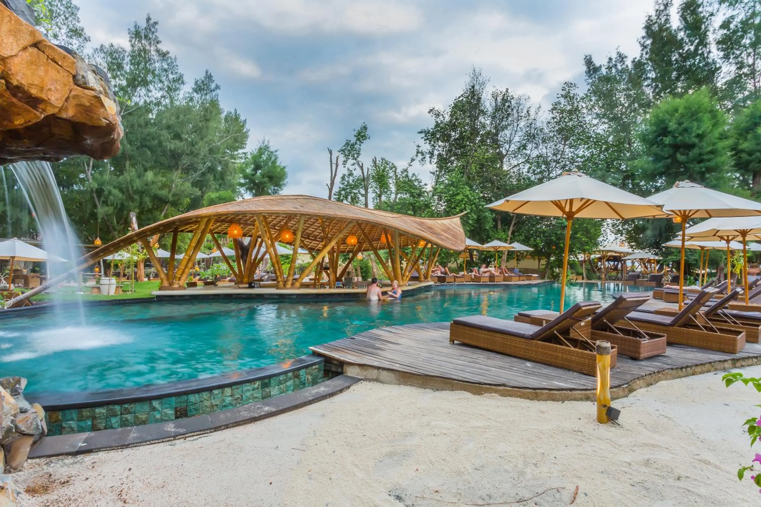 Swimming pool in Pearl of Trawangan