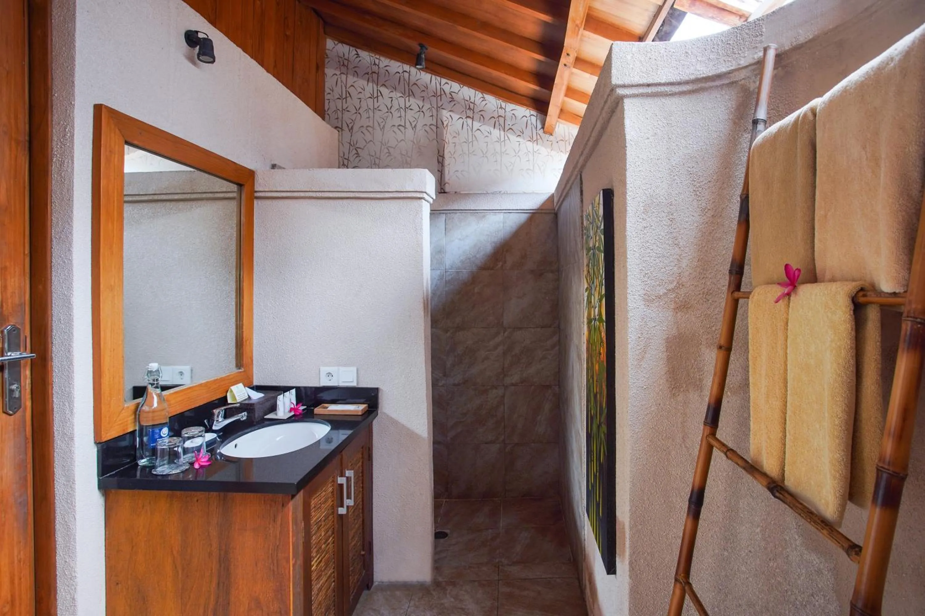 Bathroom in Pearl of Trawangan