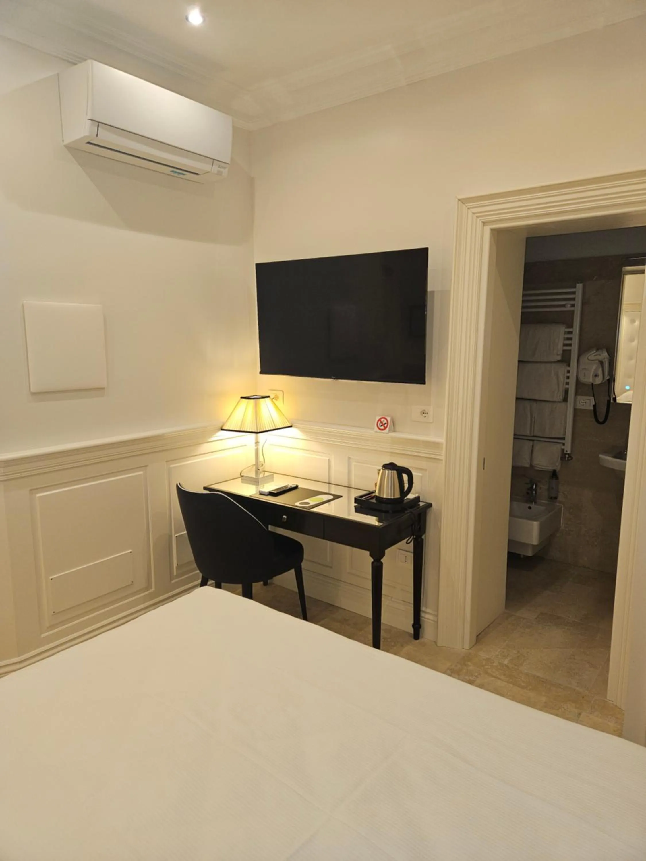 Bed in ACA Hotel Viminale