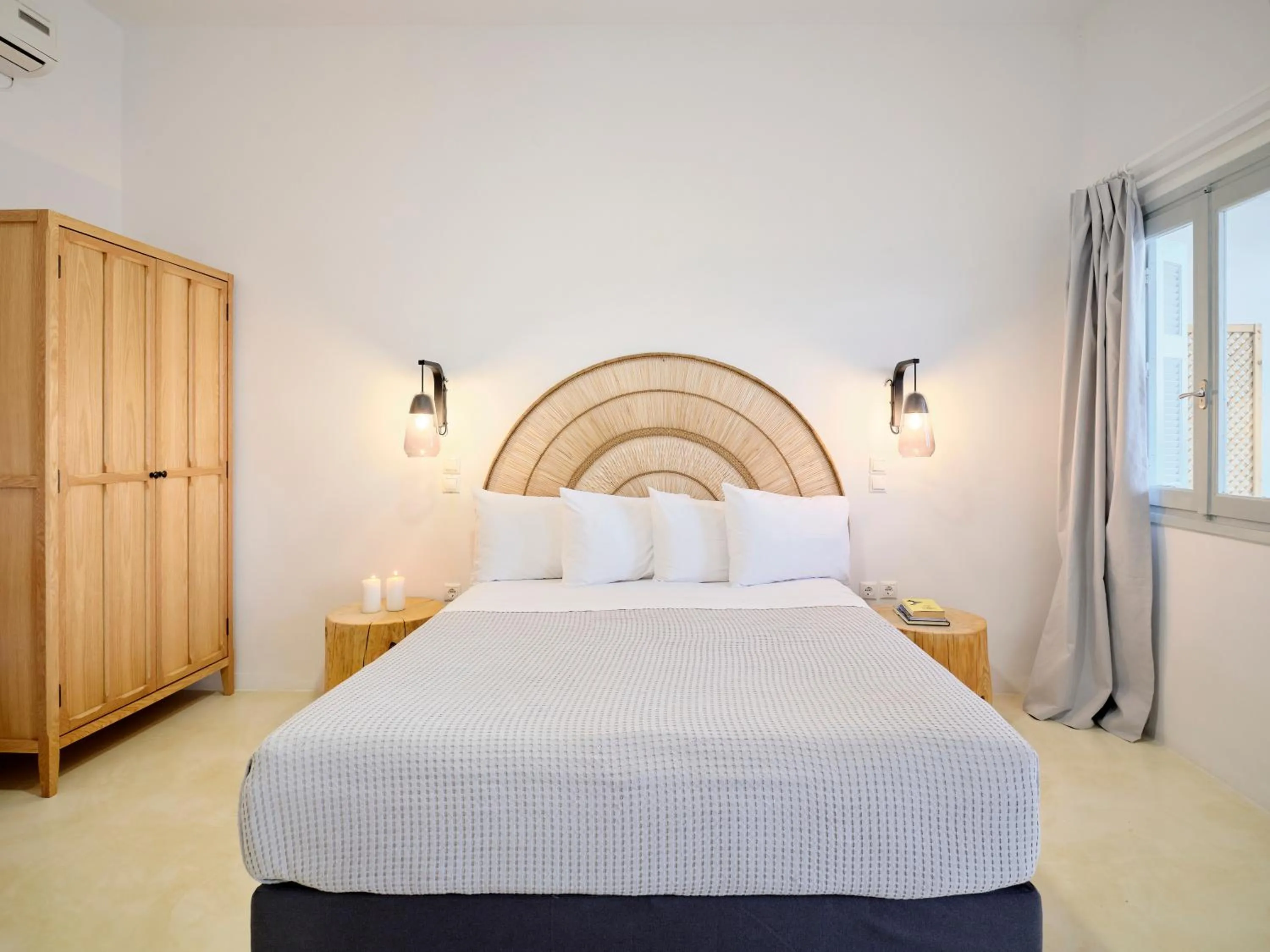 Bed in Bonatsa Beach House