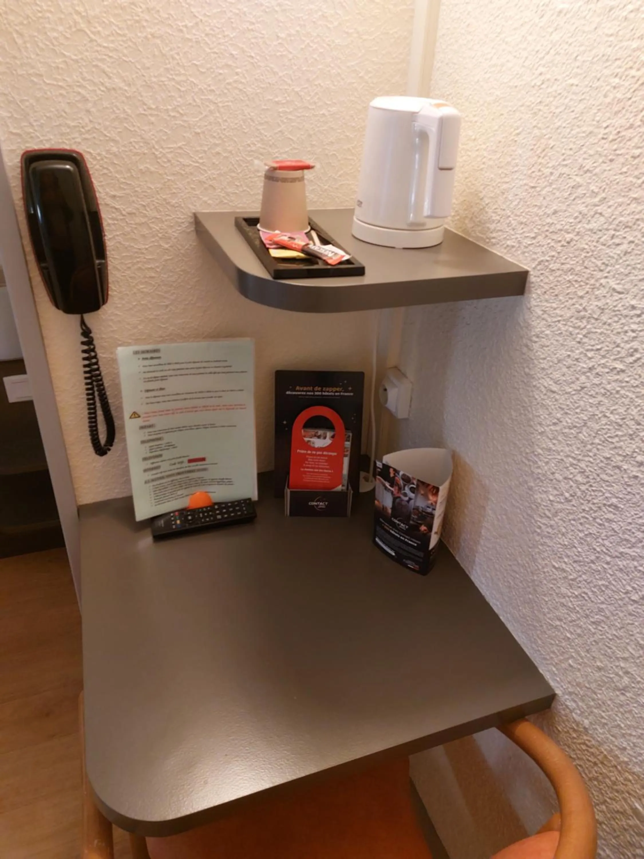 Coffee/tea facilities in La Porte Angevine