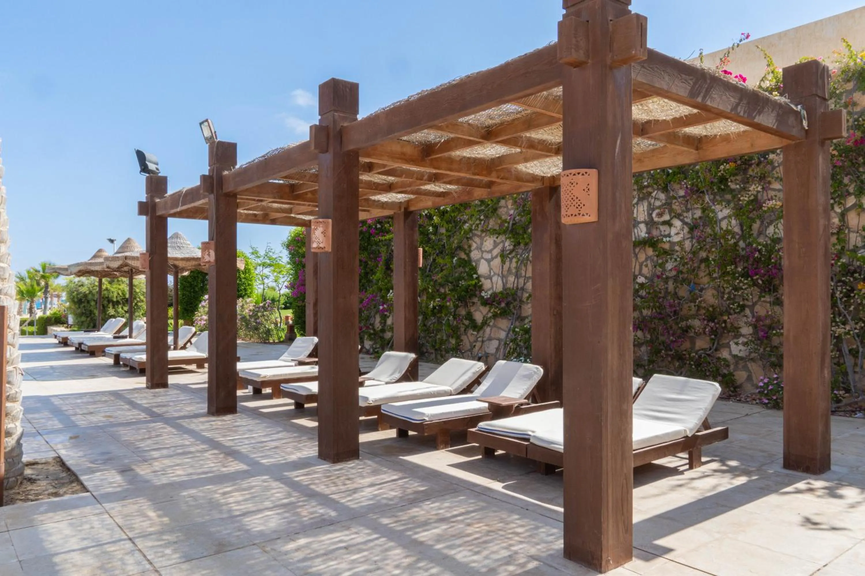 Swimming pool in Caesar Bay Resort