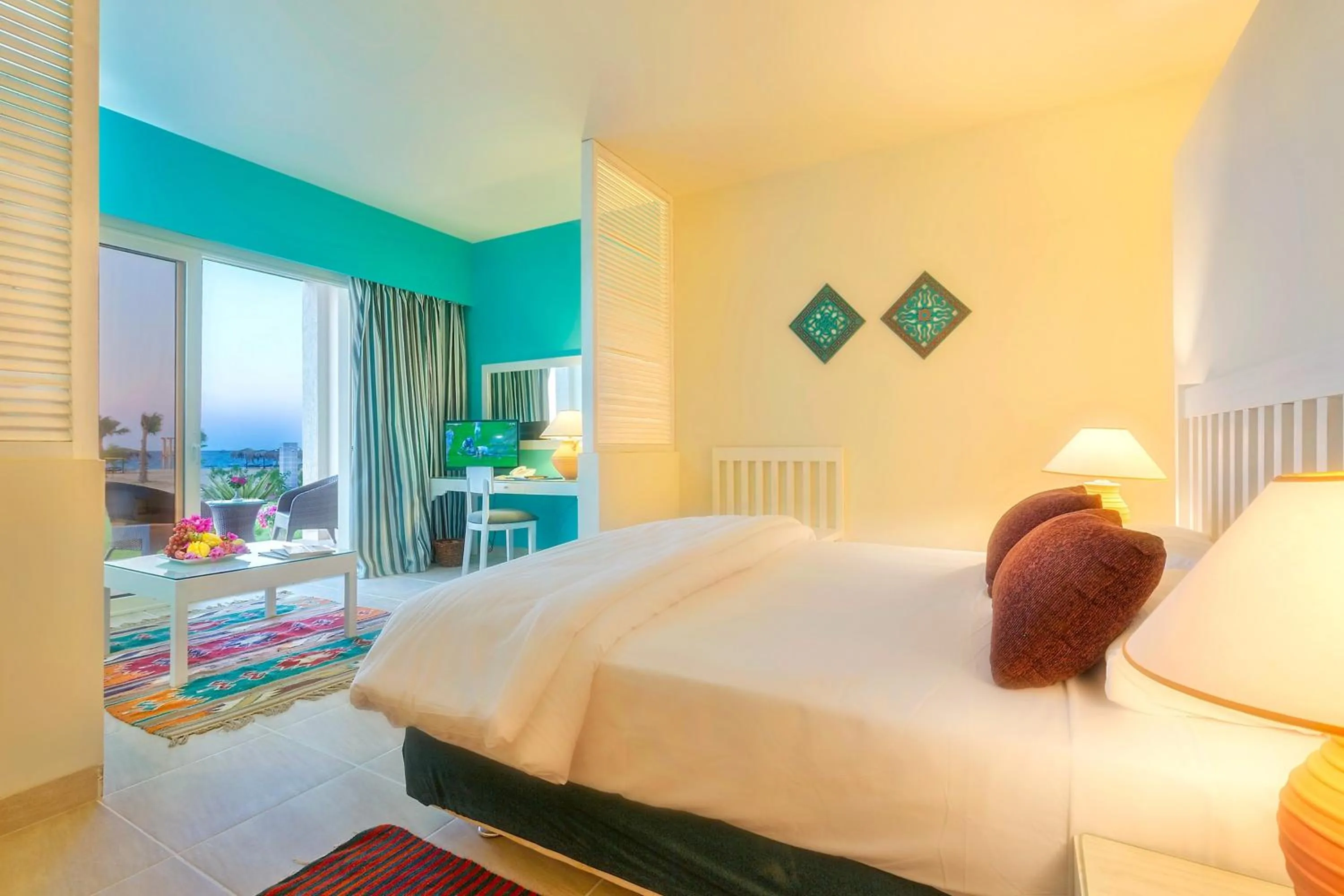 Bedroom, Bed in Caesar Bay Resort