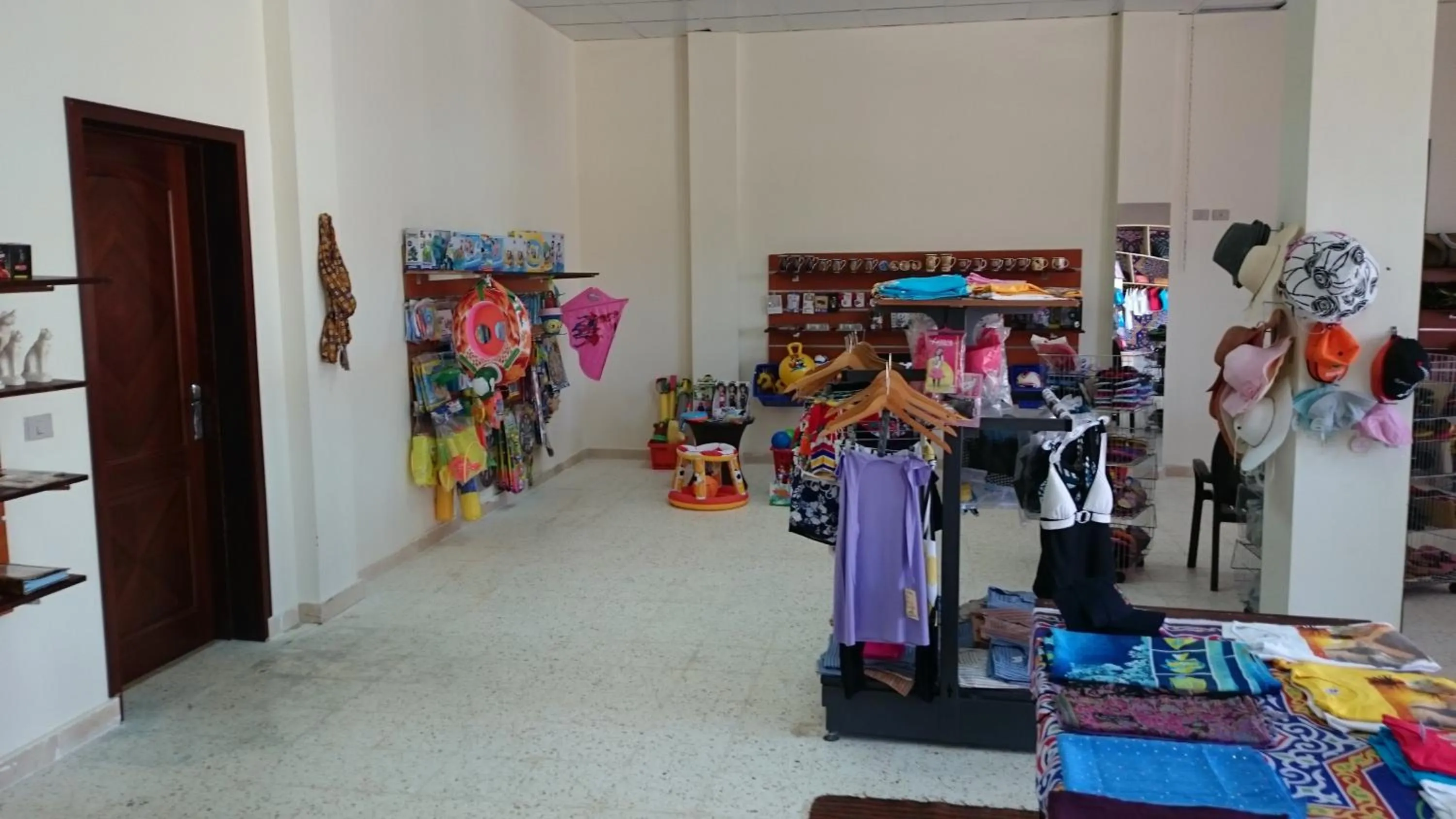 On-site shops in Caesar Bay Resort