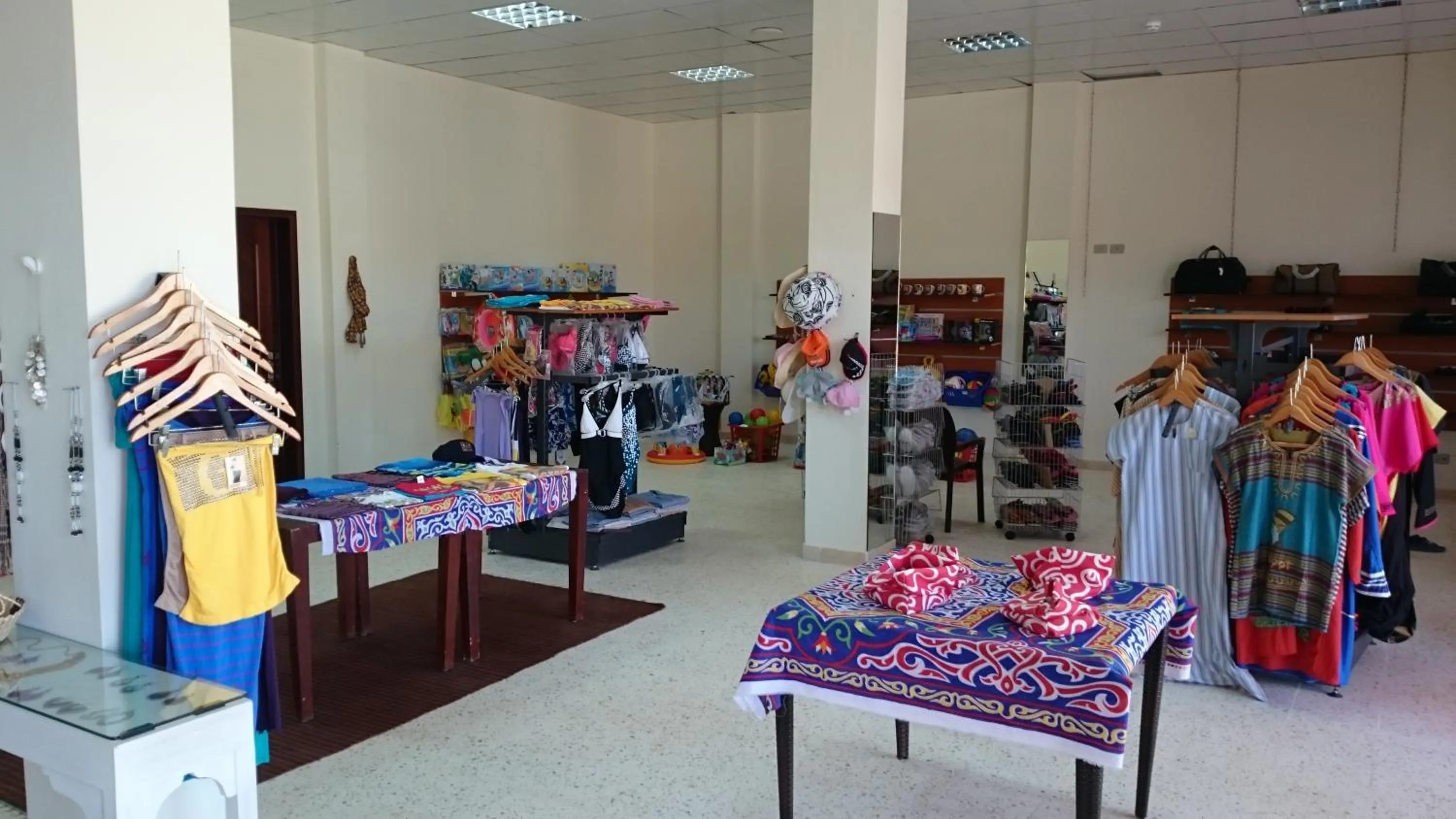 On-site shops in Caesar Bay Resort