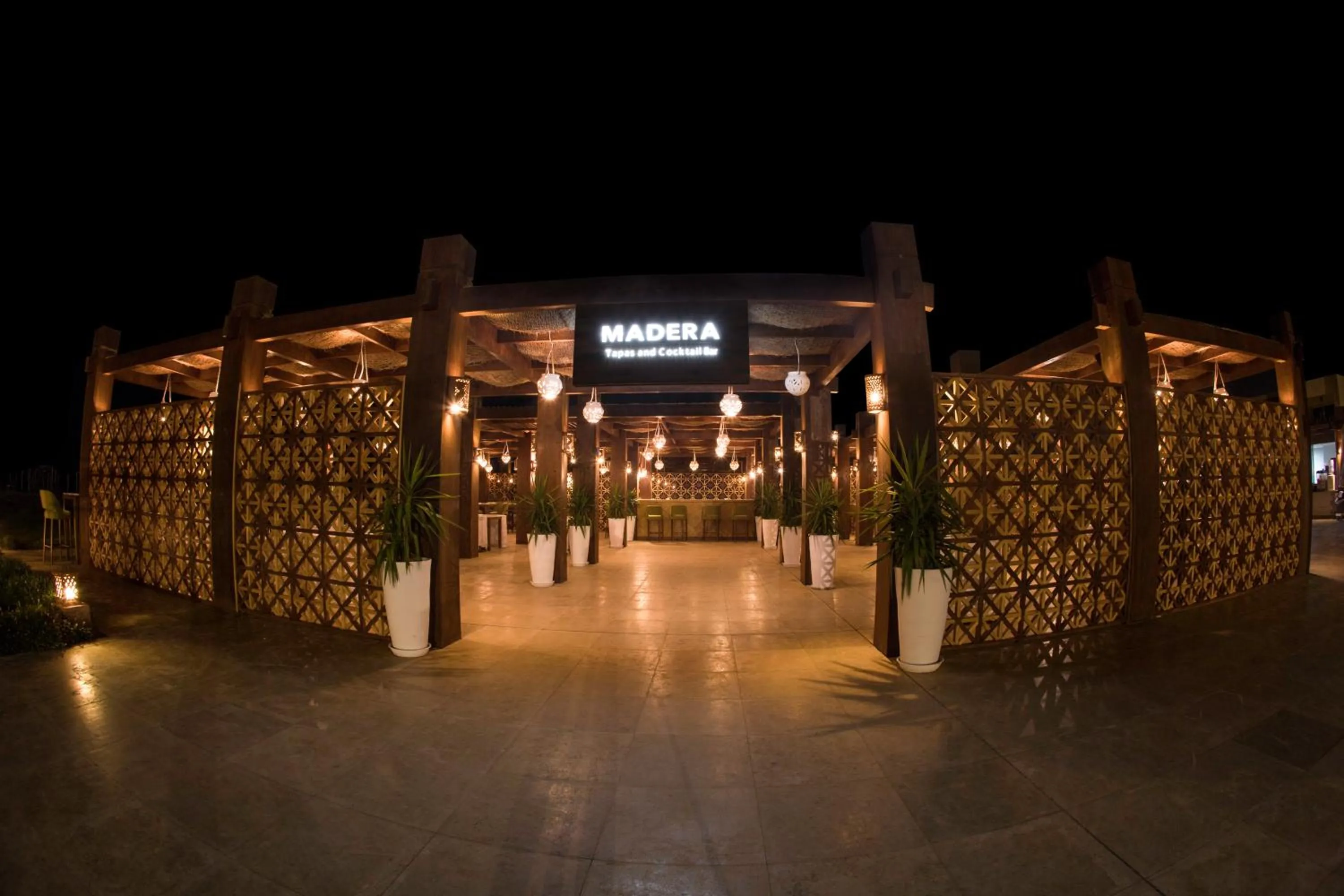 Restaurant/places to eat in Caesar Bay Resort