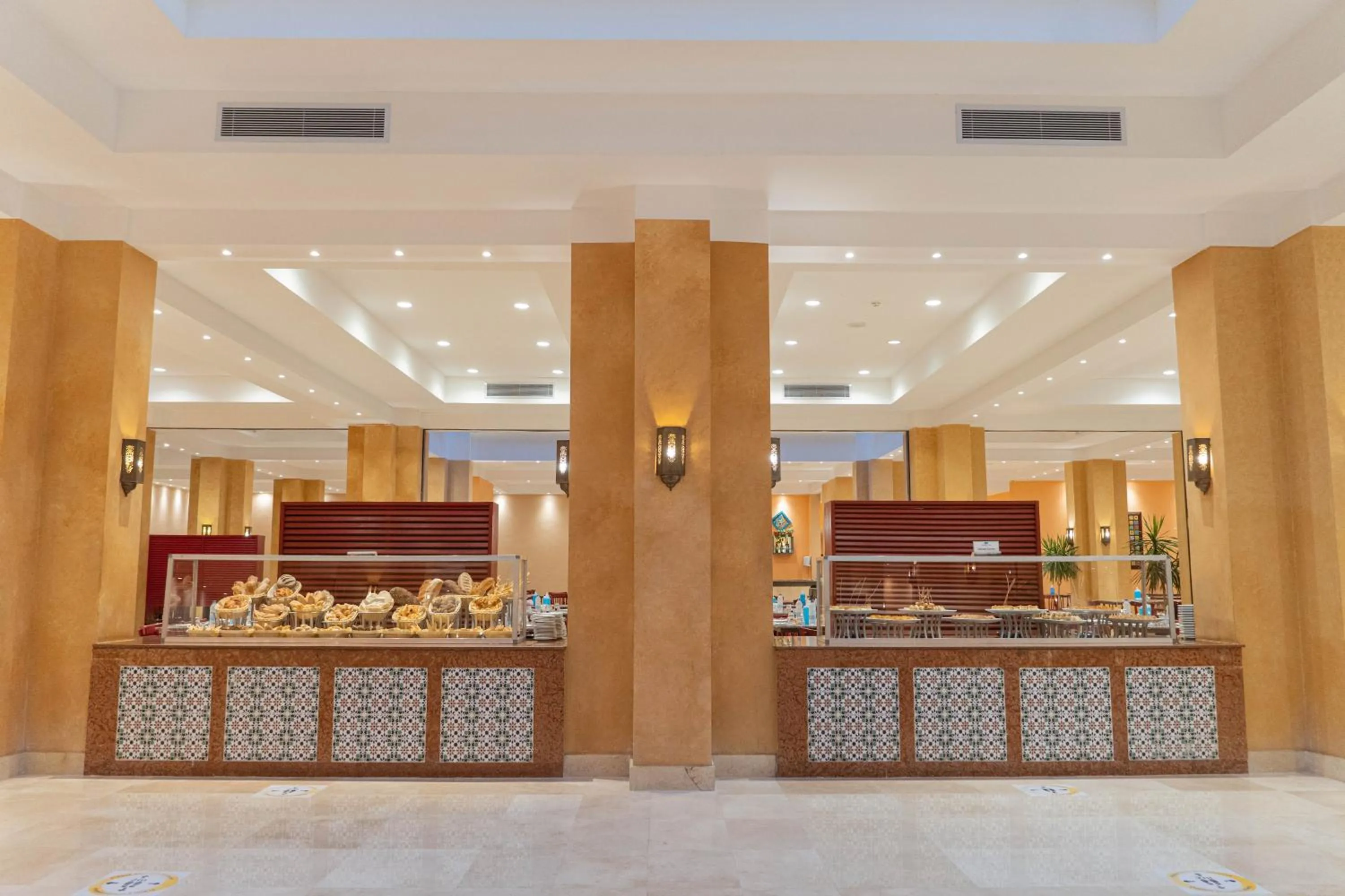 Restaurant/places to eat in Caesar Bay Resort