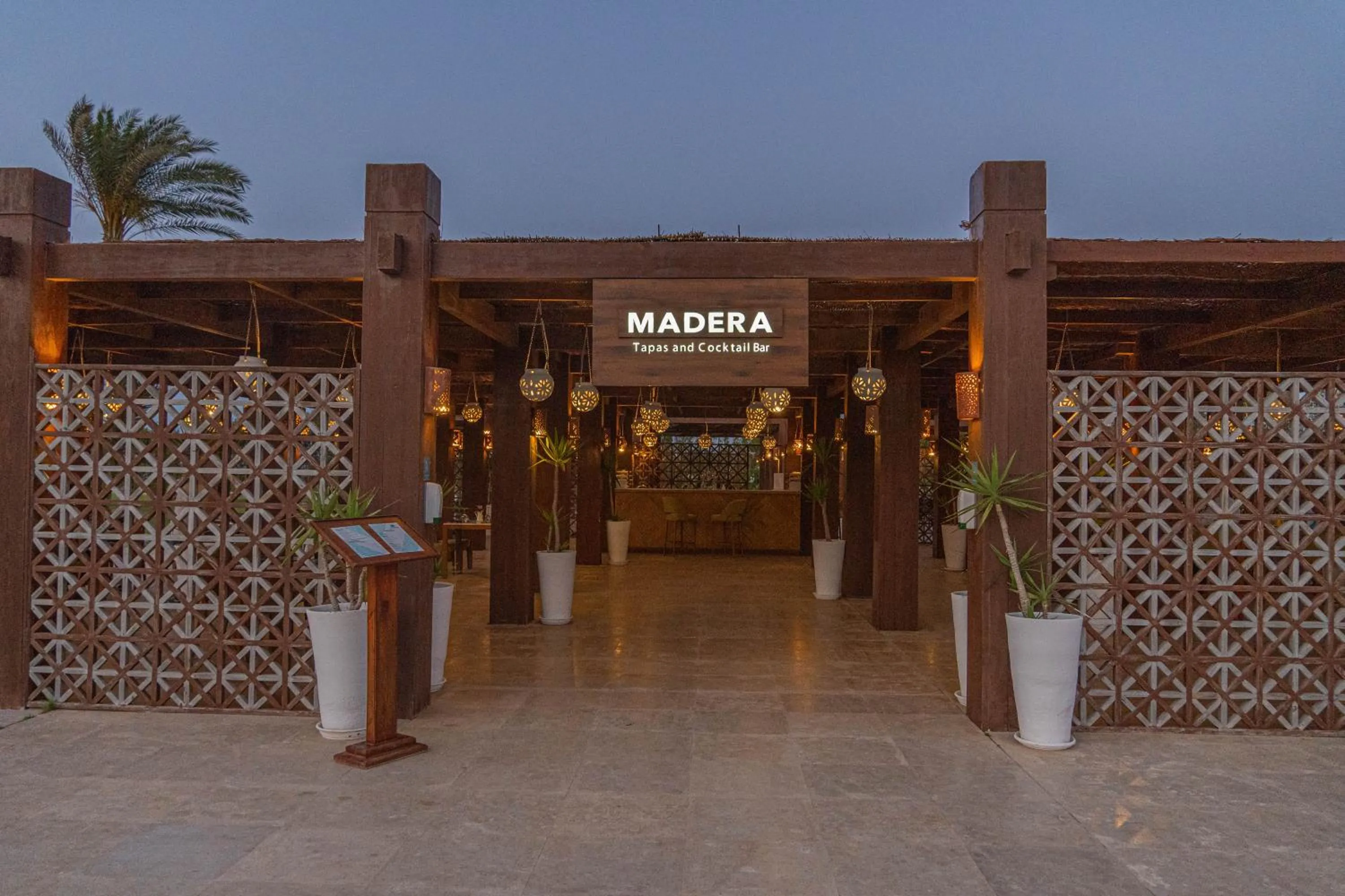 Restaurant/places to eat in Caesar Bay Resort