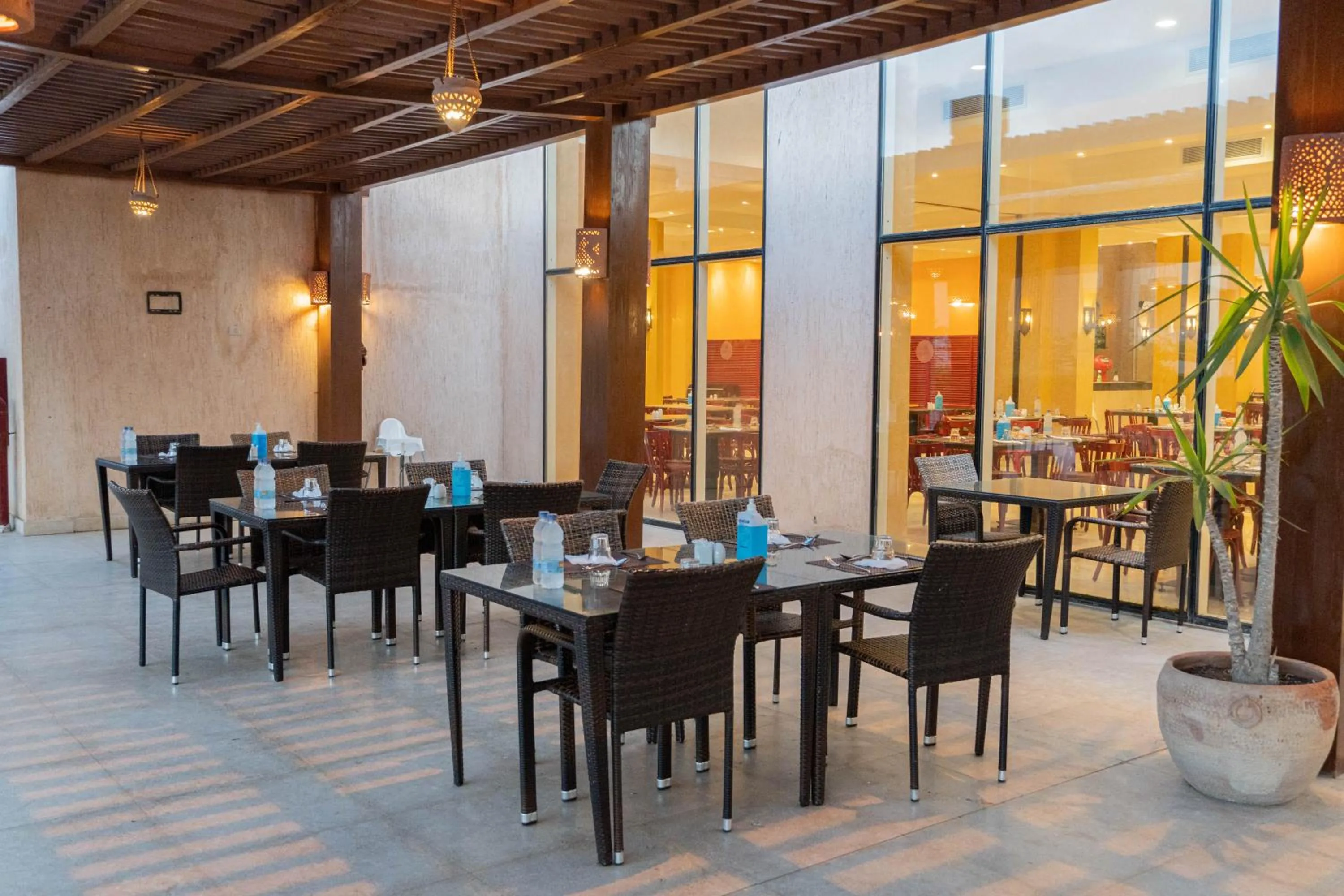 Restaurant/places to eat in Caesar Bay Resort