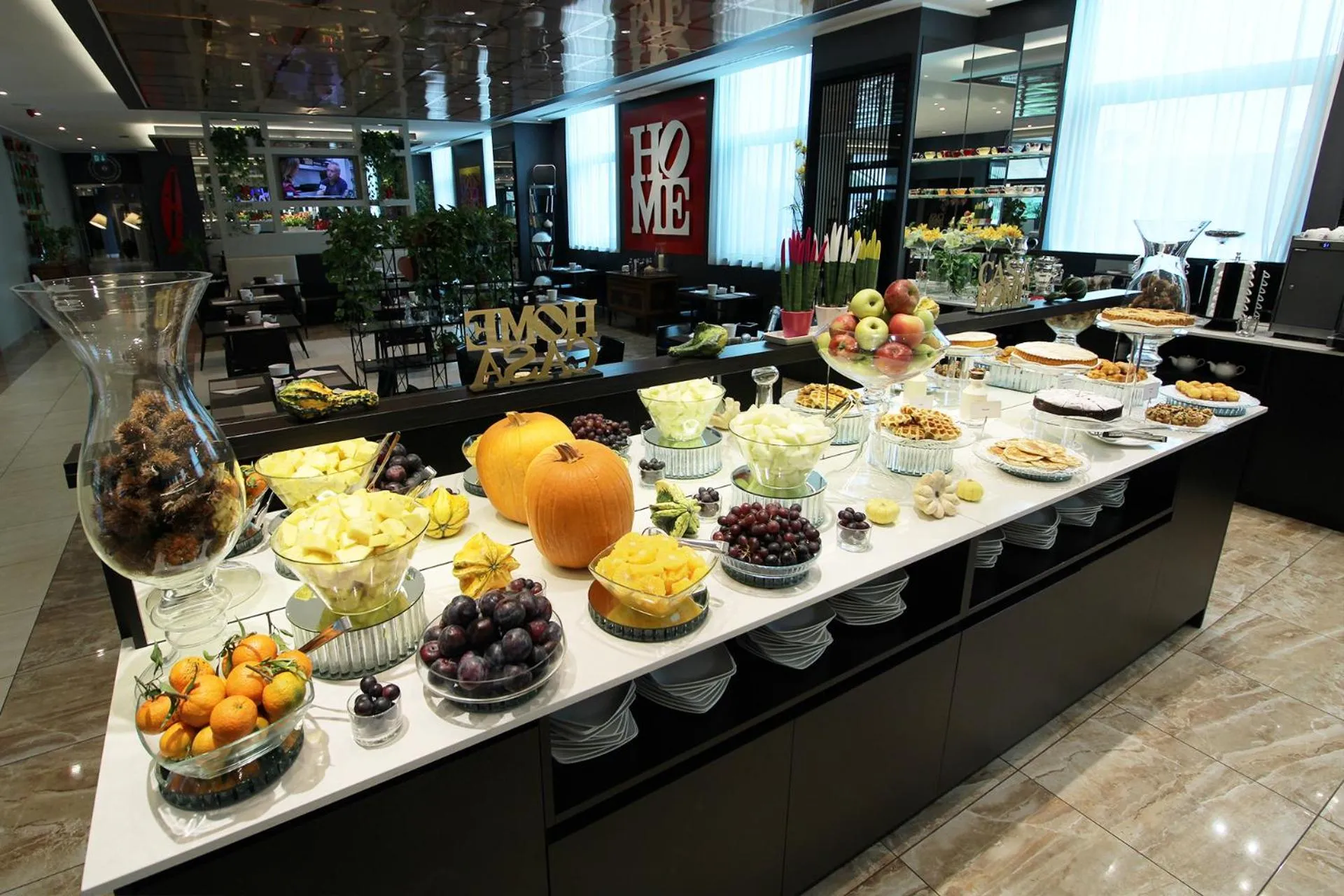 Buffet breakfast in ibis Styles Milano Est Settala