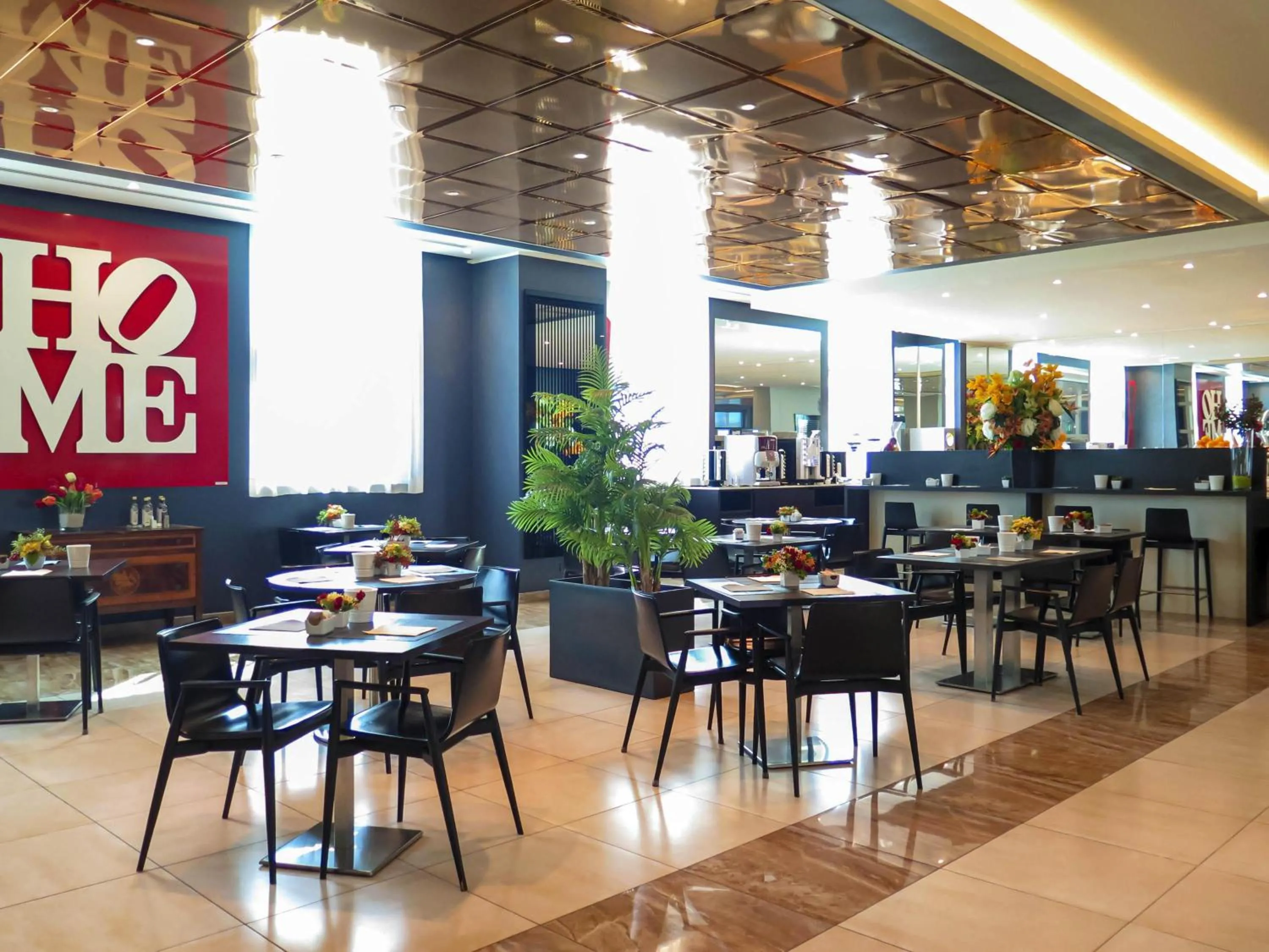 Restaurant/places to eat in ibis Styles Milano Est Settala