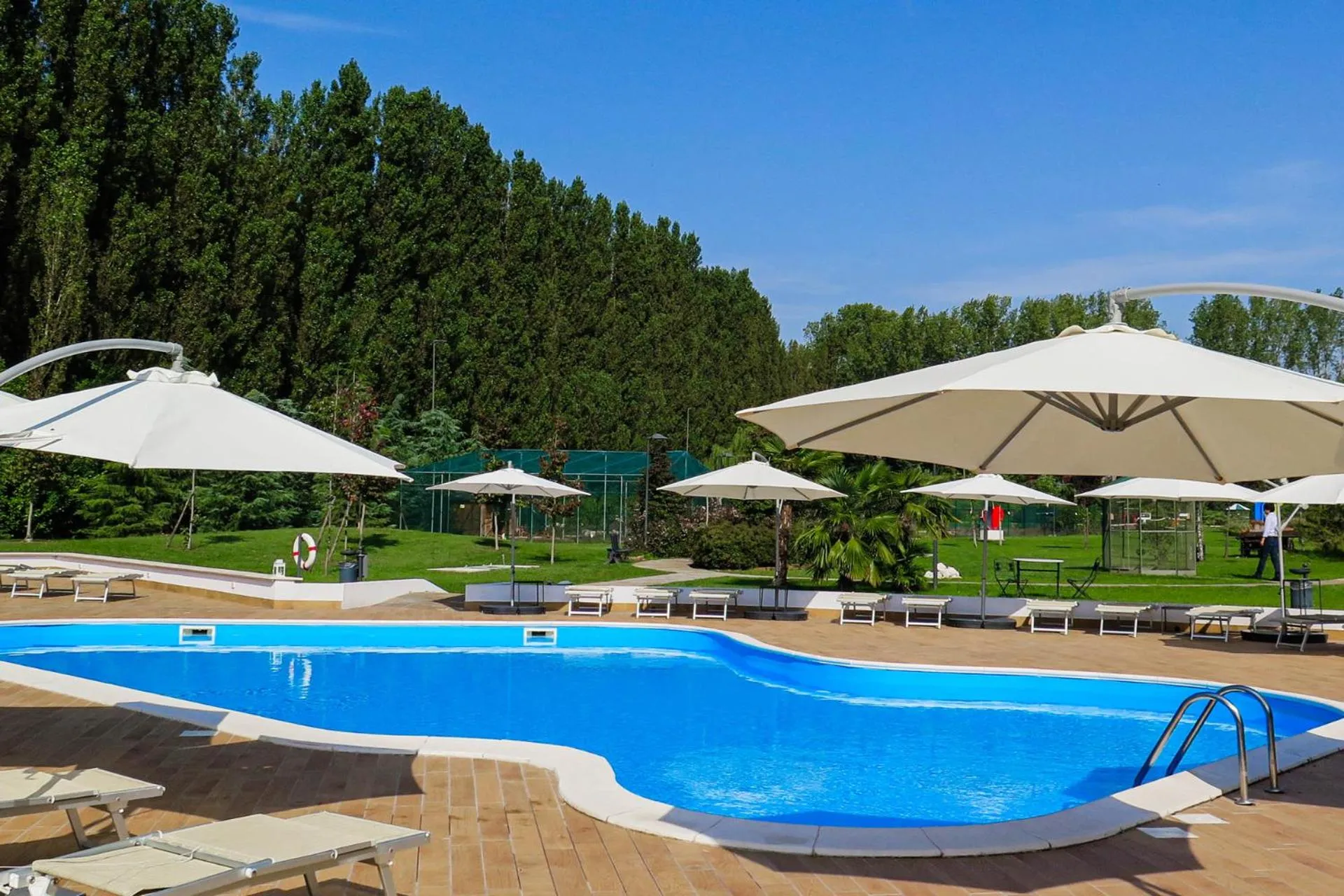 Pool view in ibis Styles Milano Est Settala